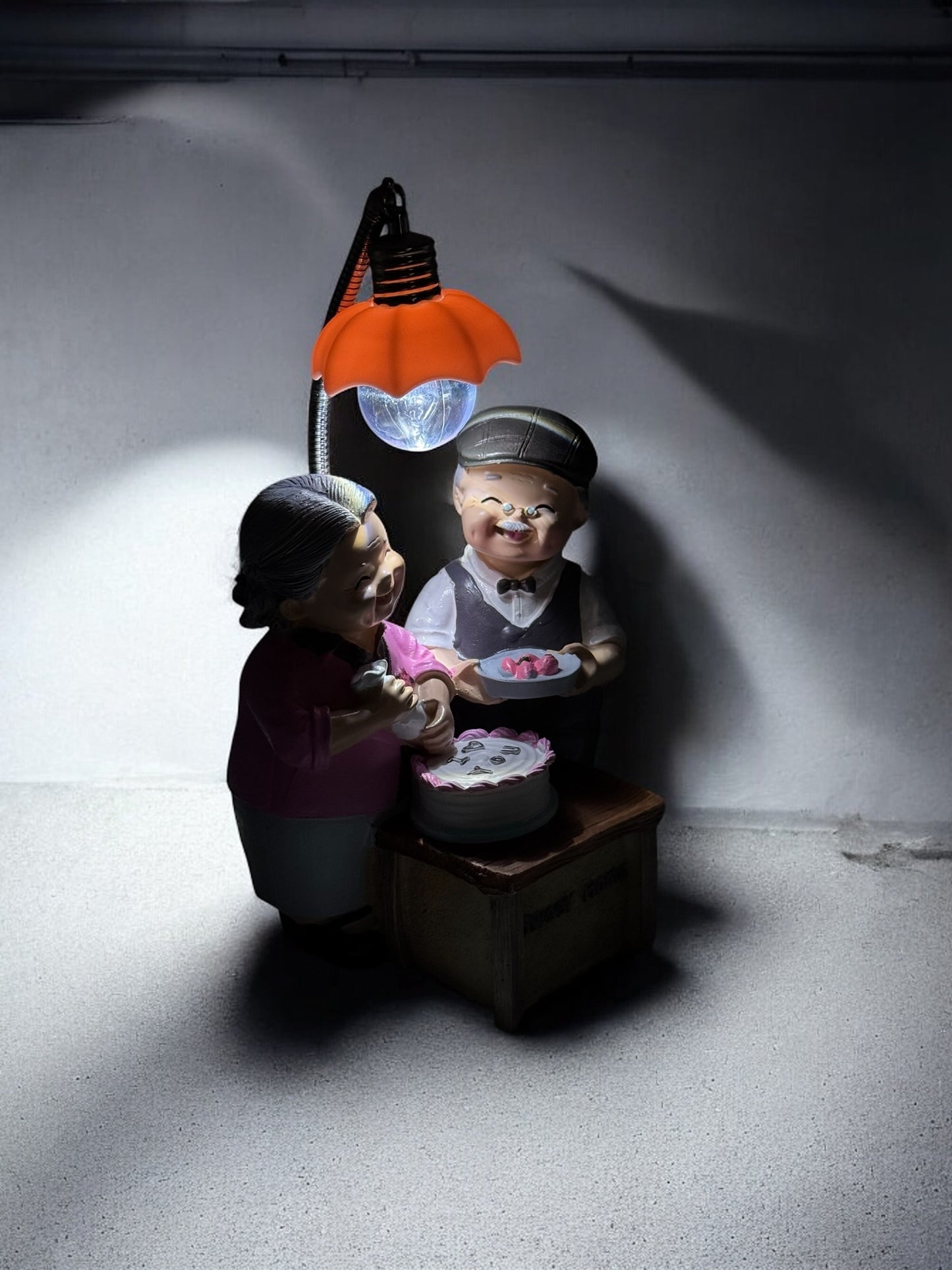 Sokak Lambalı Pasta Yapan Dede Nine Biblo CL-221