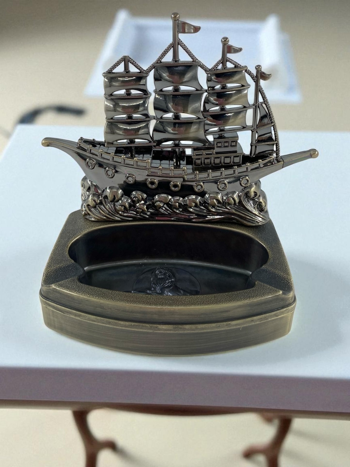 Gemi Şeklinde Çakmak Küllük