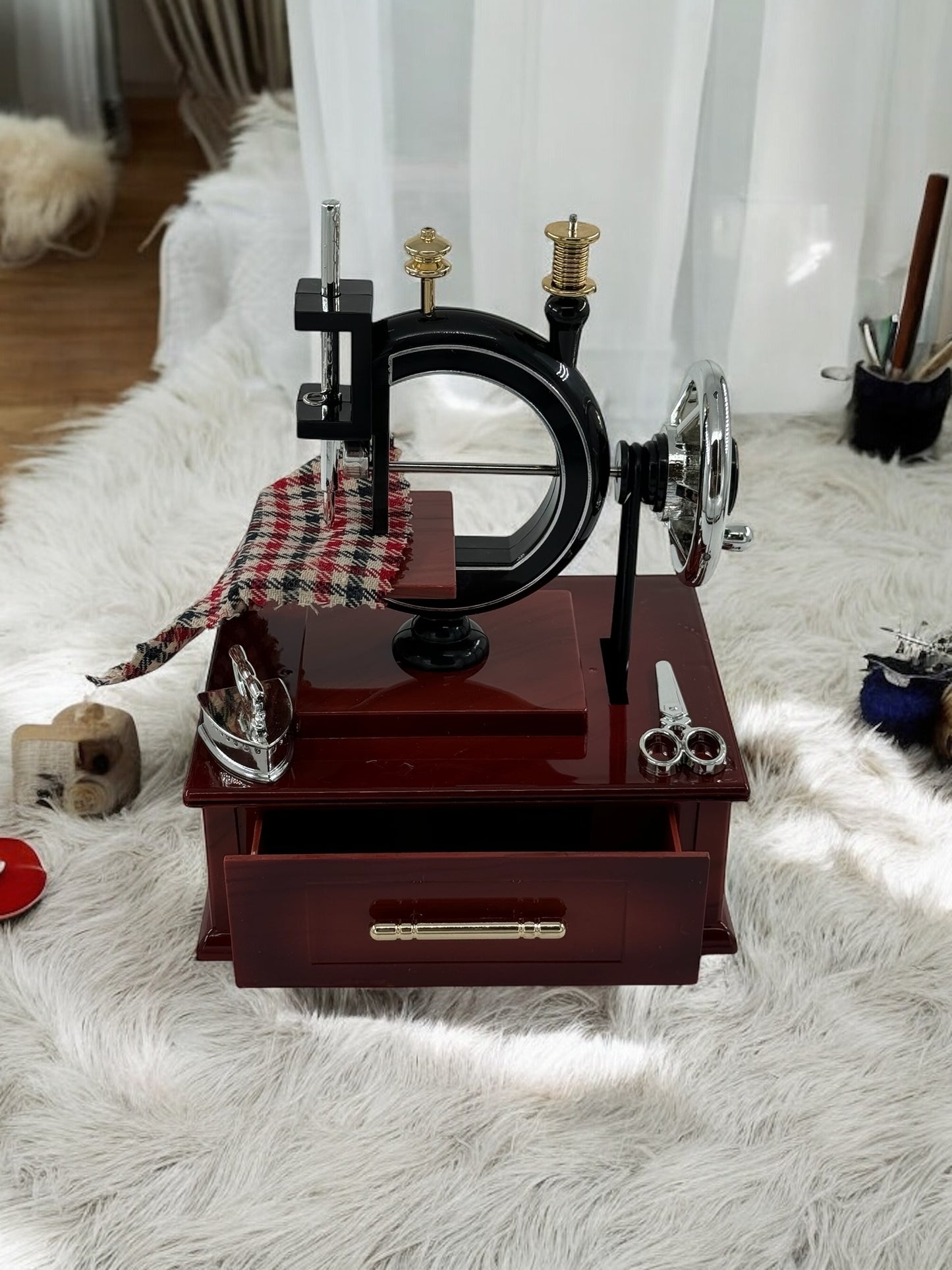 Büyük Boy Dikiş Makinesi Müzik Kutusu 0010