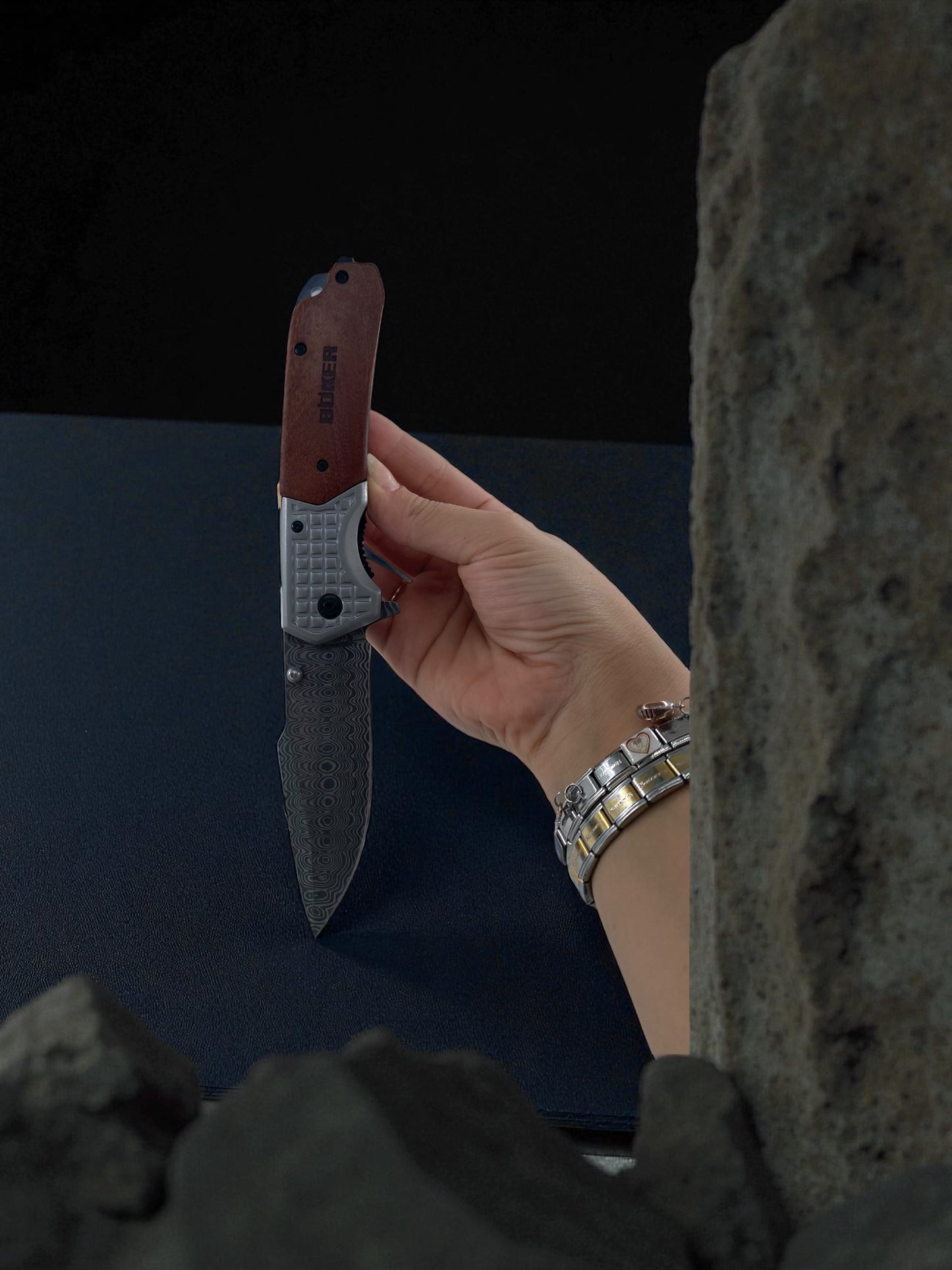 Böker Damascus Desenli Ahşap Gövdeli Katlanır Çakı