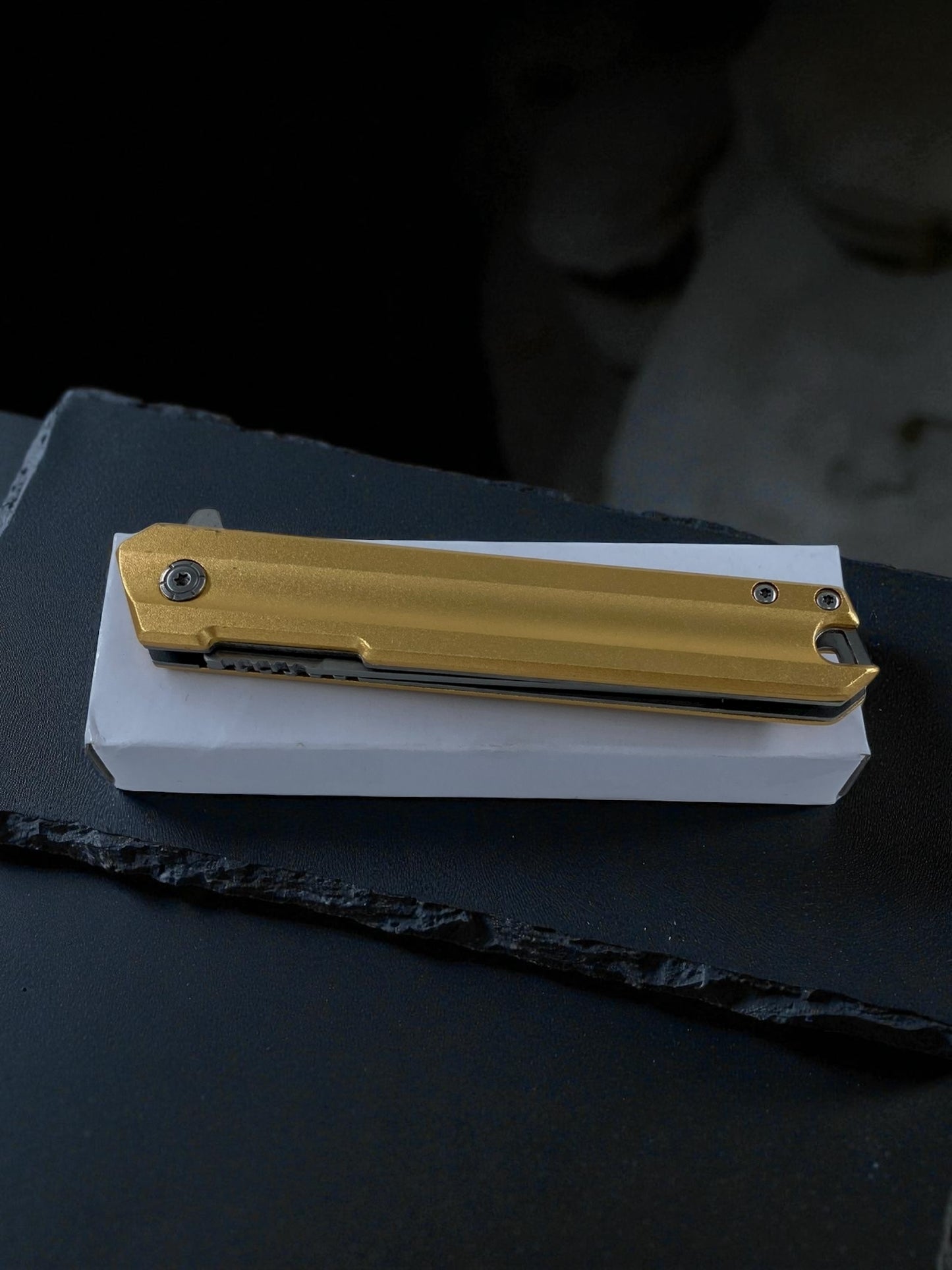 Yarı Otomatik D2 Çelik Taktik Katlanır Çakı