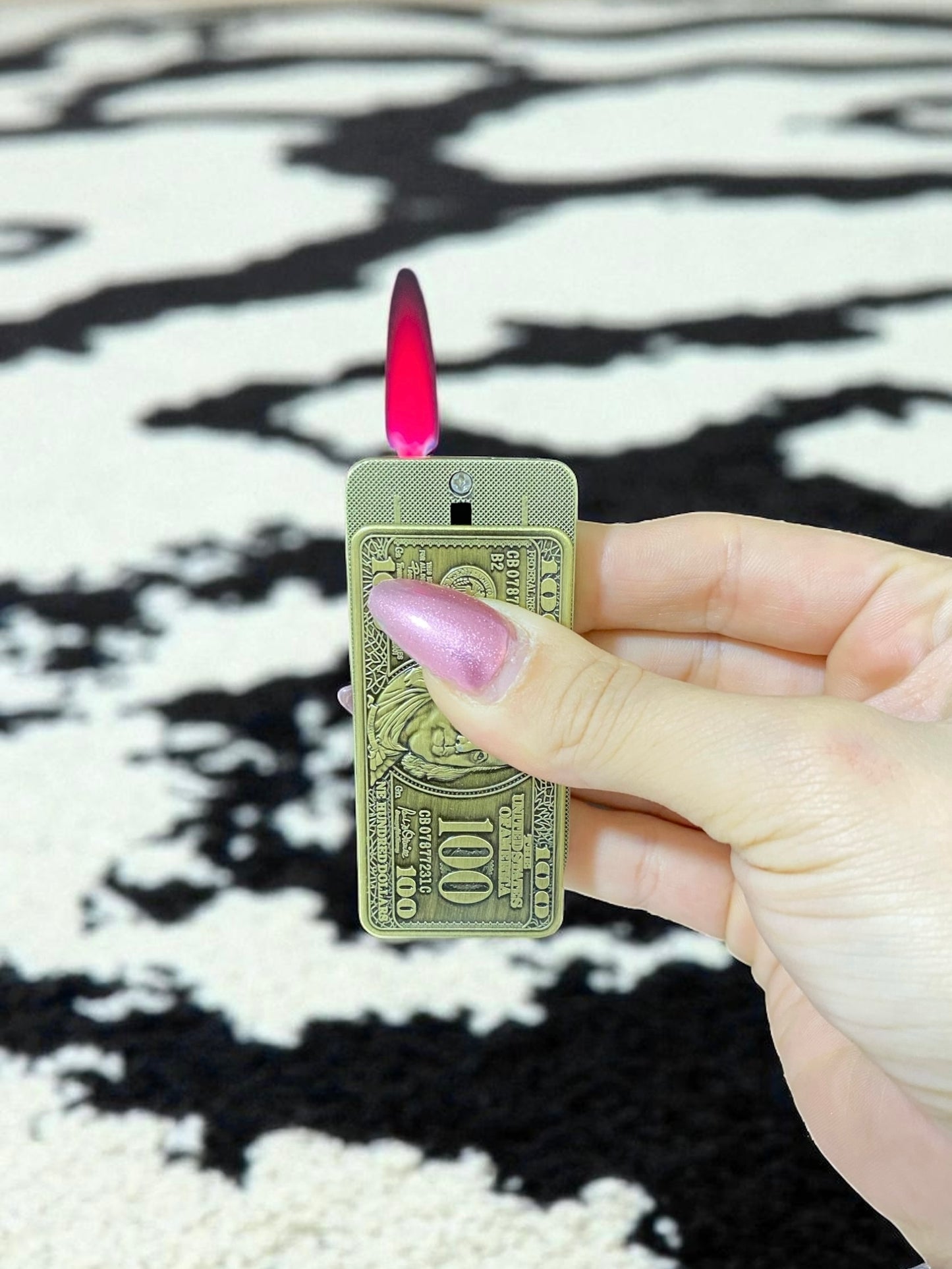 Dolar Şeklinde Renkli Alevli Çakmak