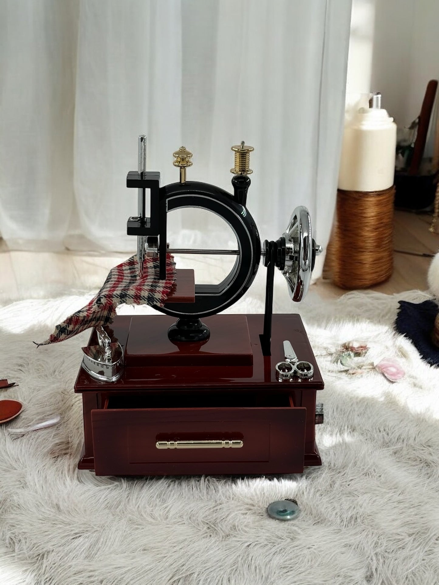 Büyük Boy Dikiş Makinesi Müzik Kutusu 0010