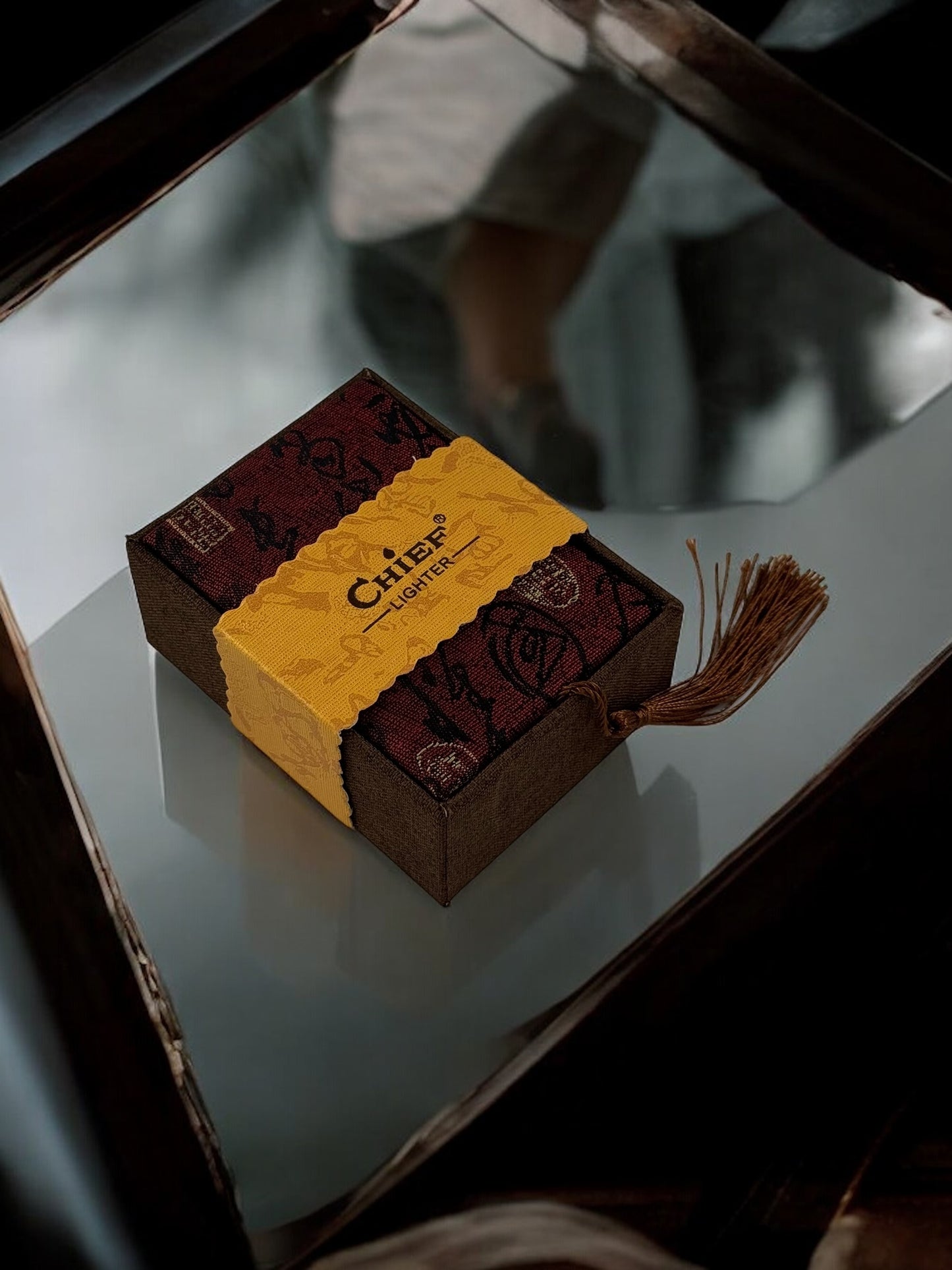 Chief Özel Kutulu İşlemeli Yüzüklü Benzinli Çakmak 1472