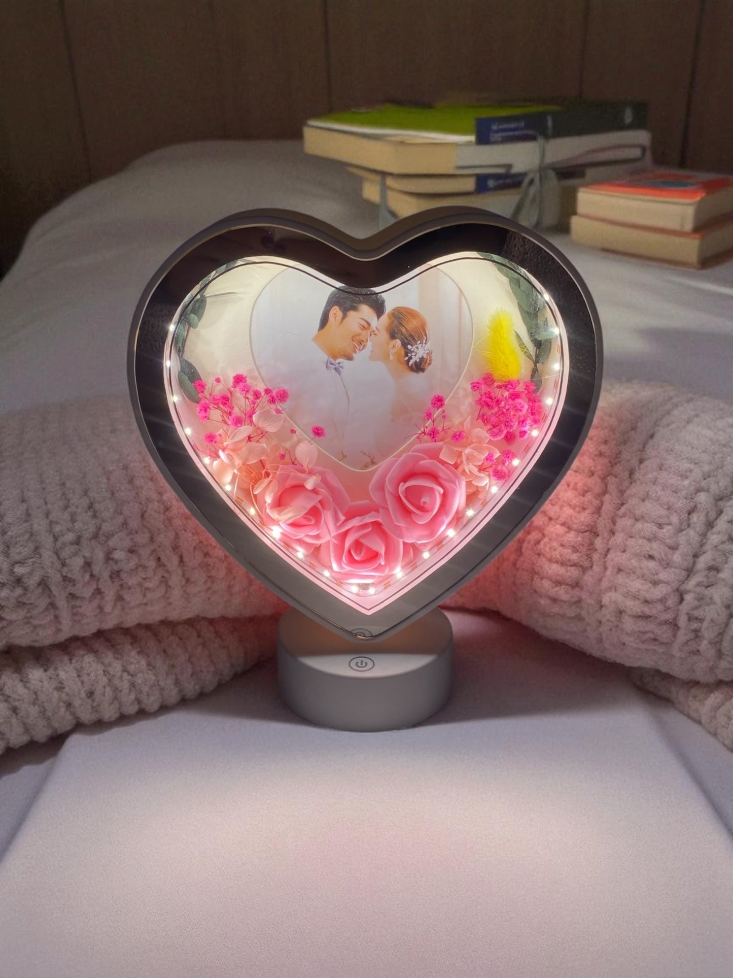 Işıklı Çiçekli Kalp Fotoğraf Çerçevesi