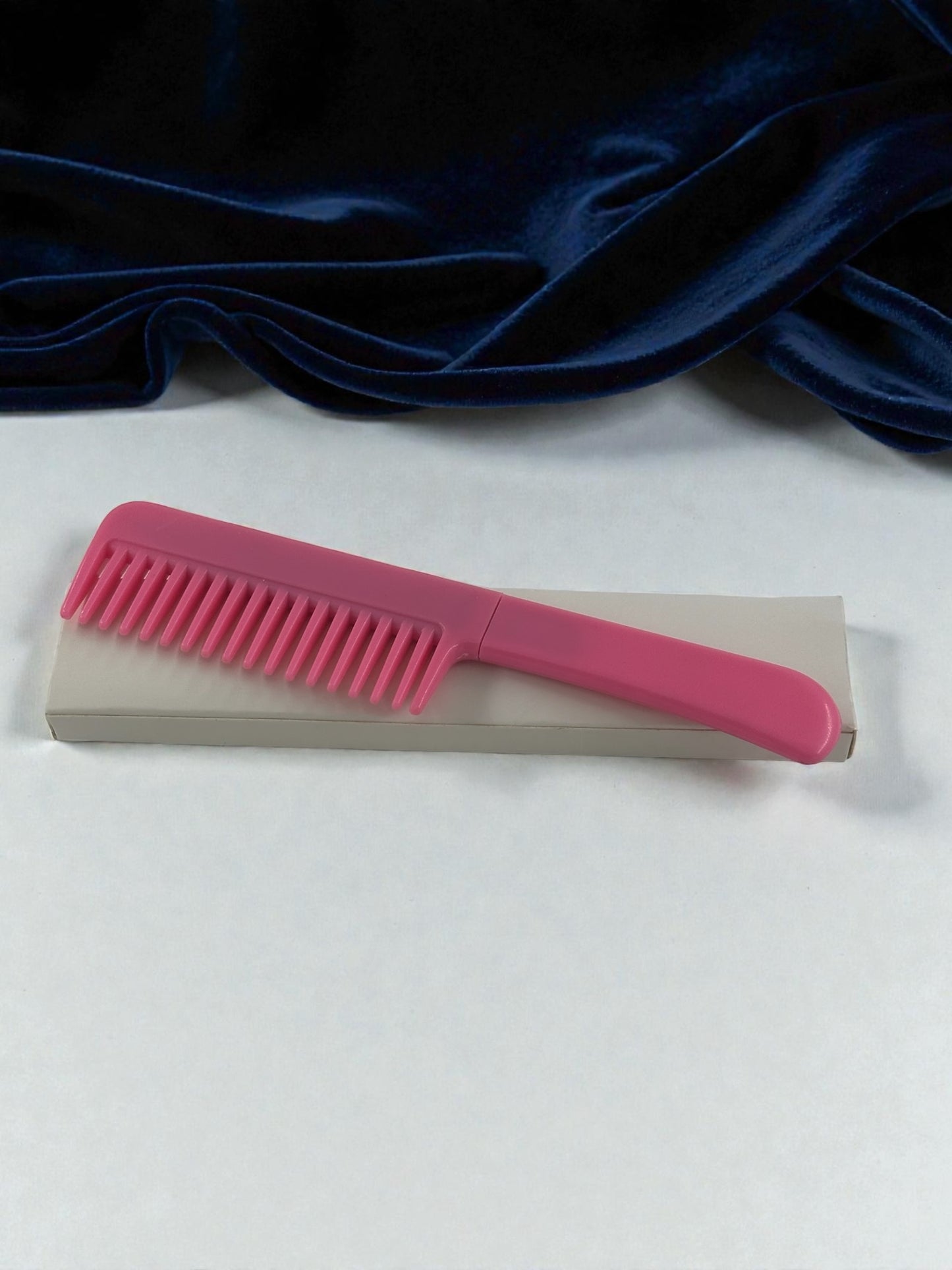 Tarak Görünümlü Gizli Bıçak – Kamufle Edilebilir Savunma Çakısı 1444