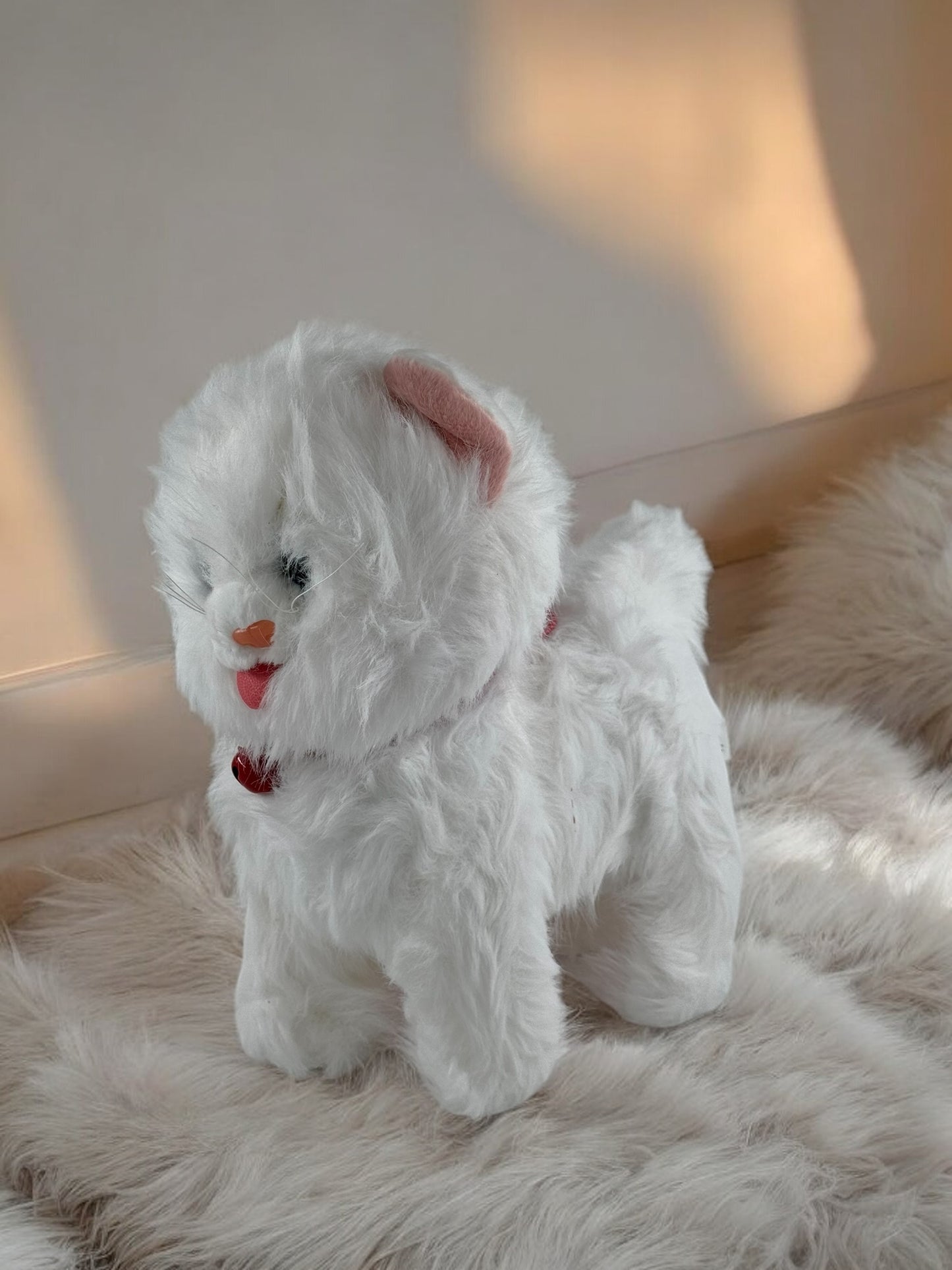 Yürüyen Hareketli Tasmalı Peluş Köpek