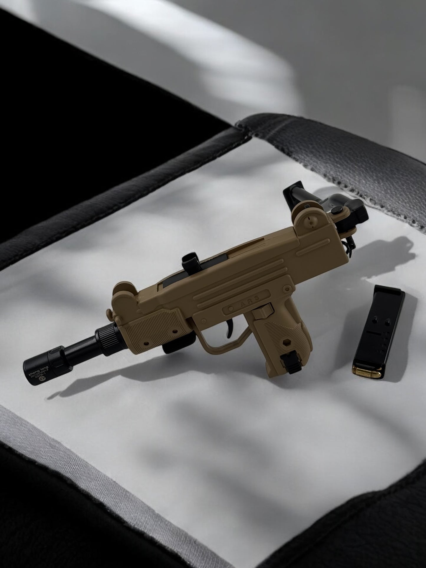 Uzi Model Tam Donanımlı Tabanca Çakmak 4326