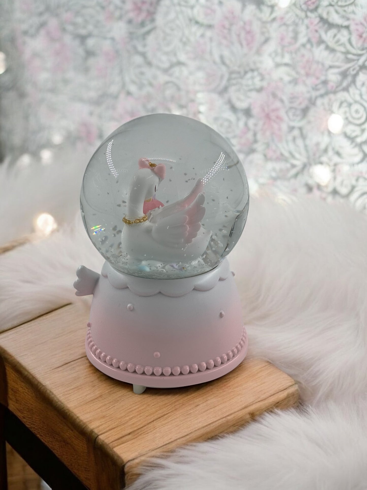 Kuğu Temalı Orta Boy Kar Küresi 4-557 A