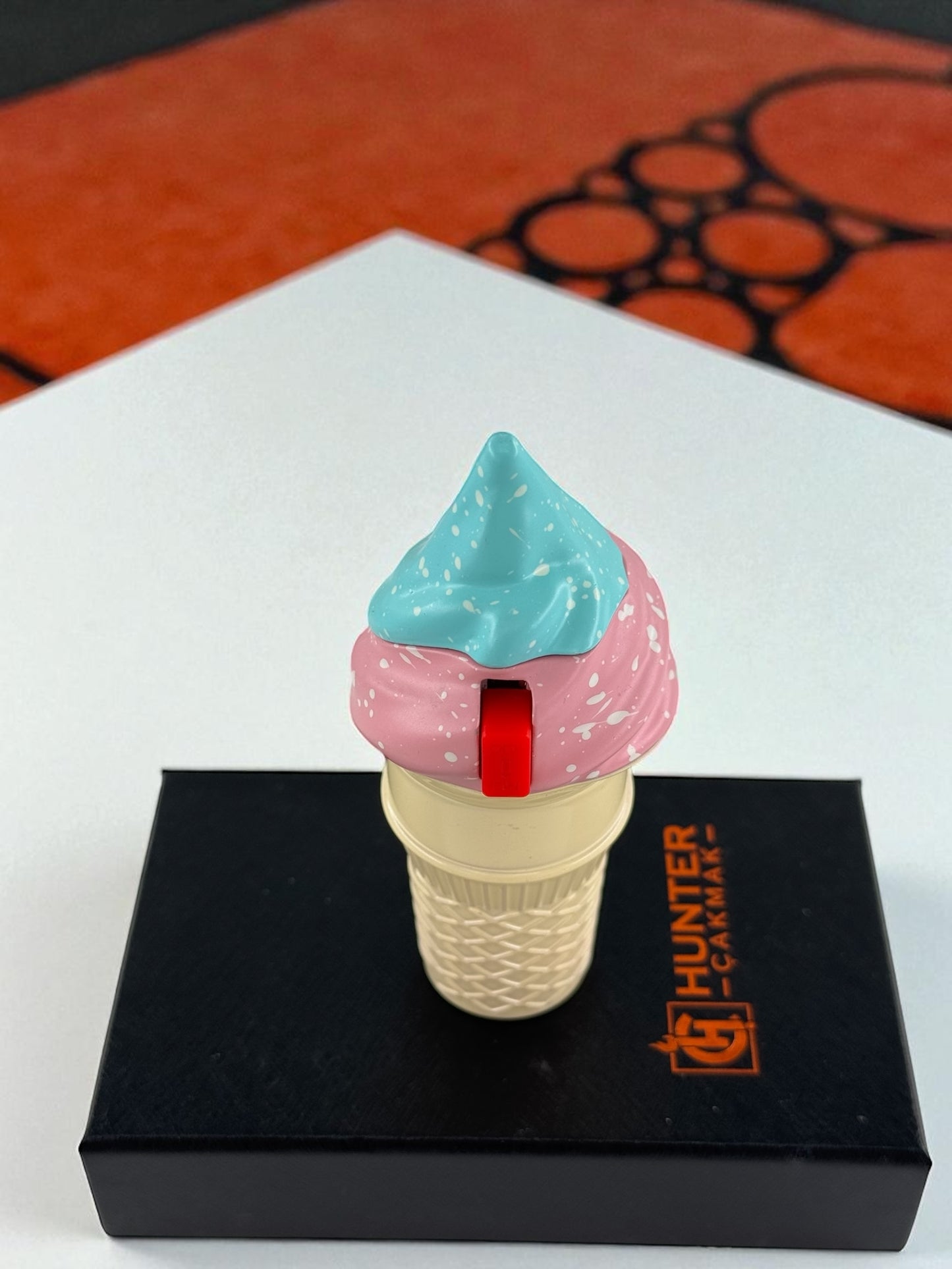 Dondurma Şeklinde Külahlı Çakmak 1662