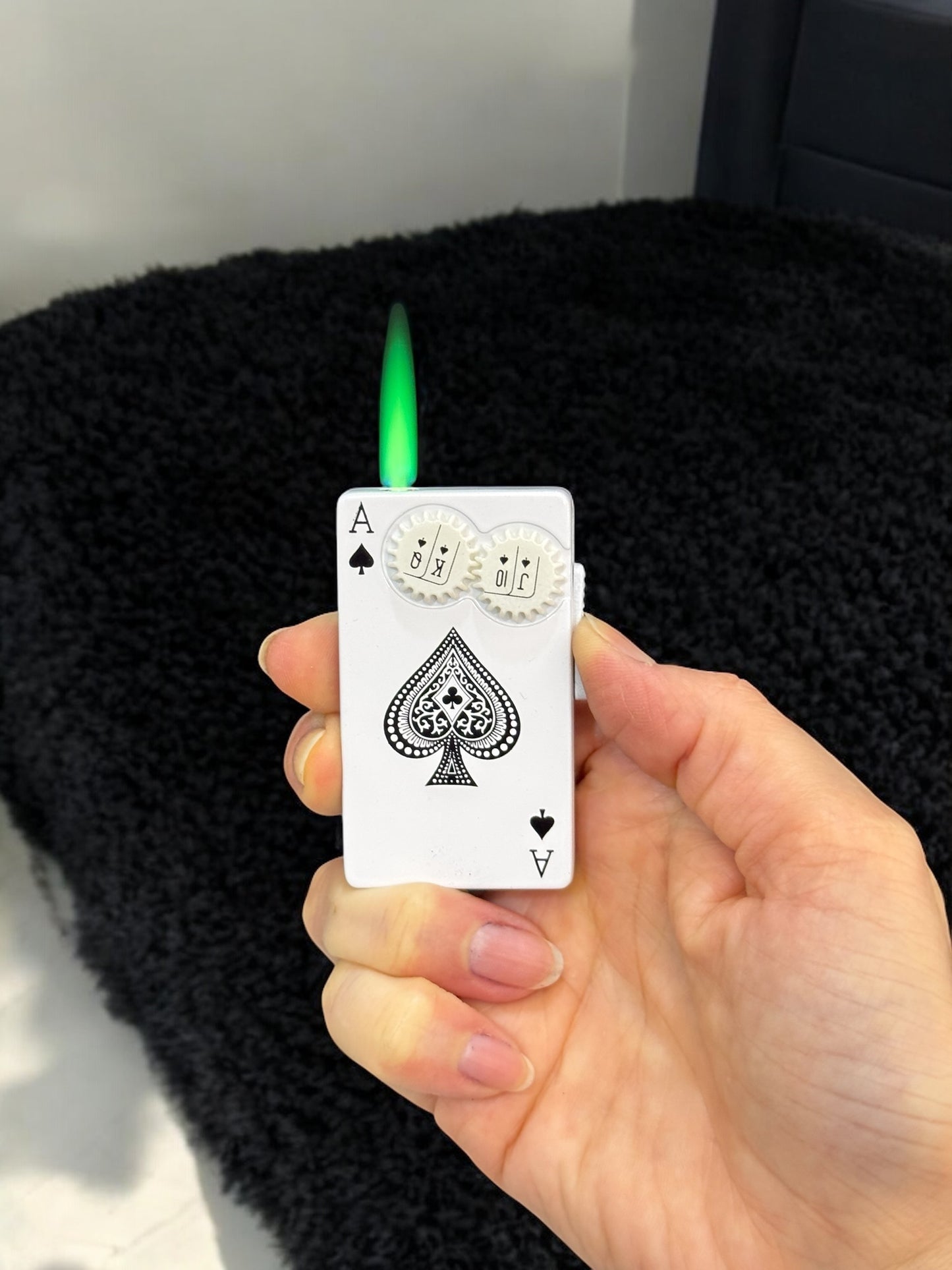 Çarklı Pürmüzlü Poker Çakmak 4554