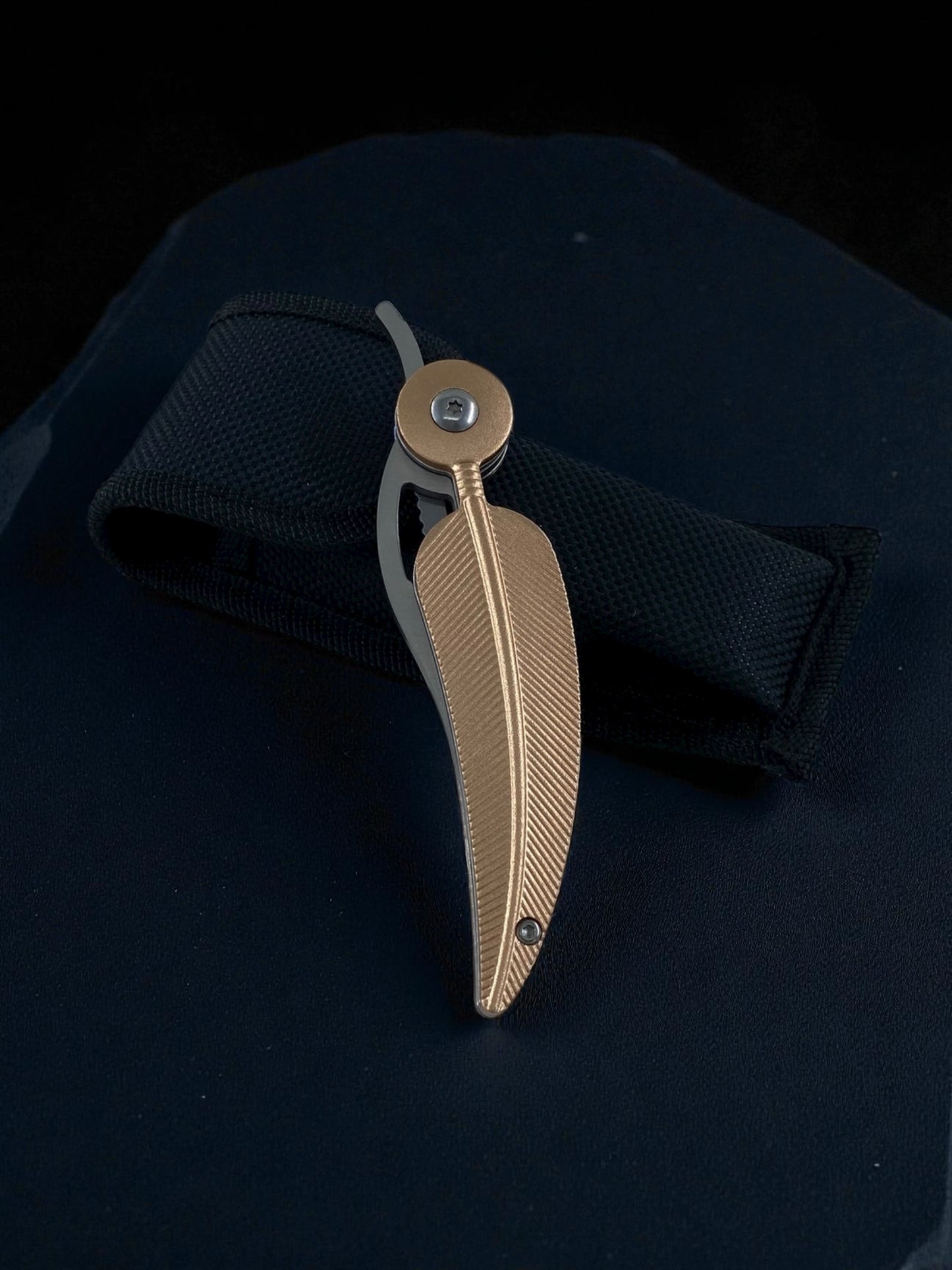 Yaprak Şeklinde Çakı