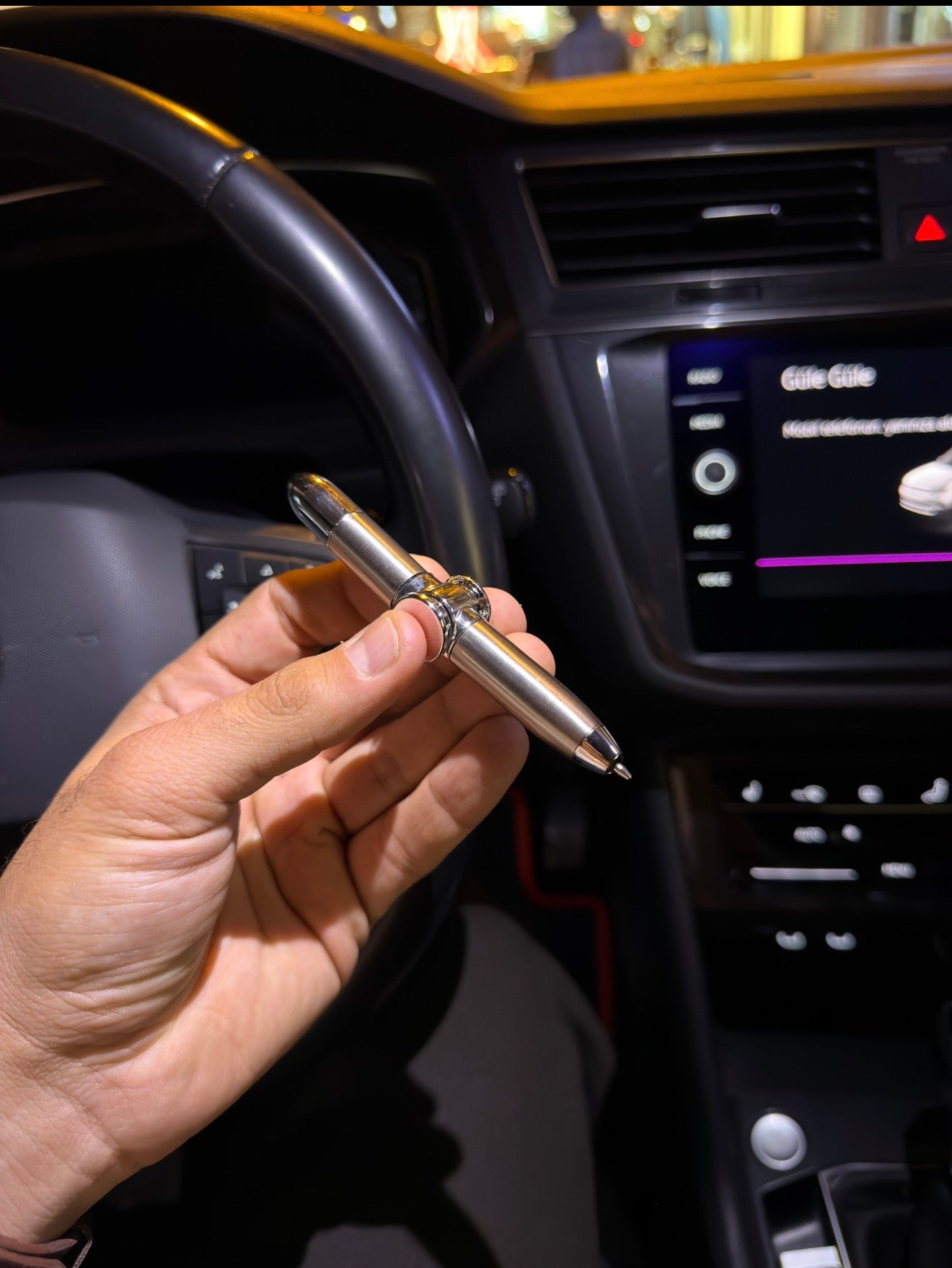 Kalem Şeklinde Stres Çarkı Metal Benzinli Çakmak 2662