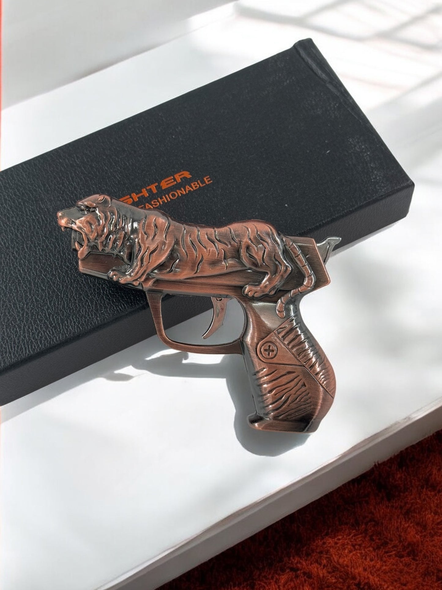 Aslan Şeklinde Tabanca Çakmak 0519