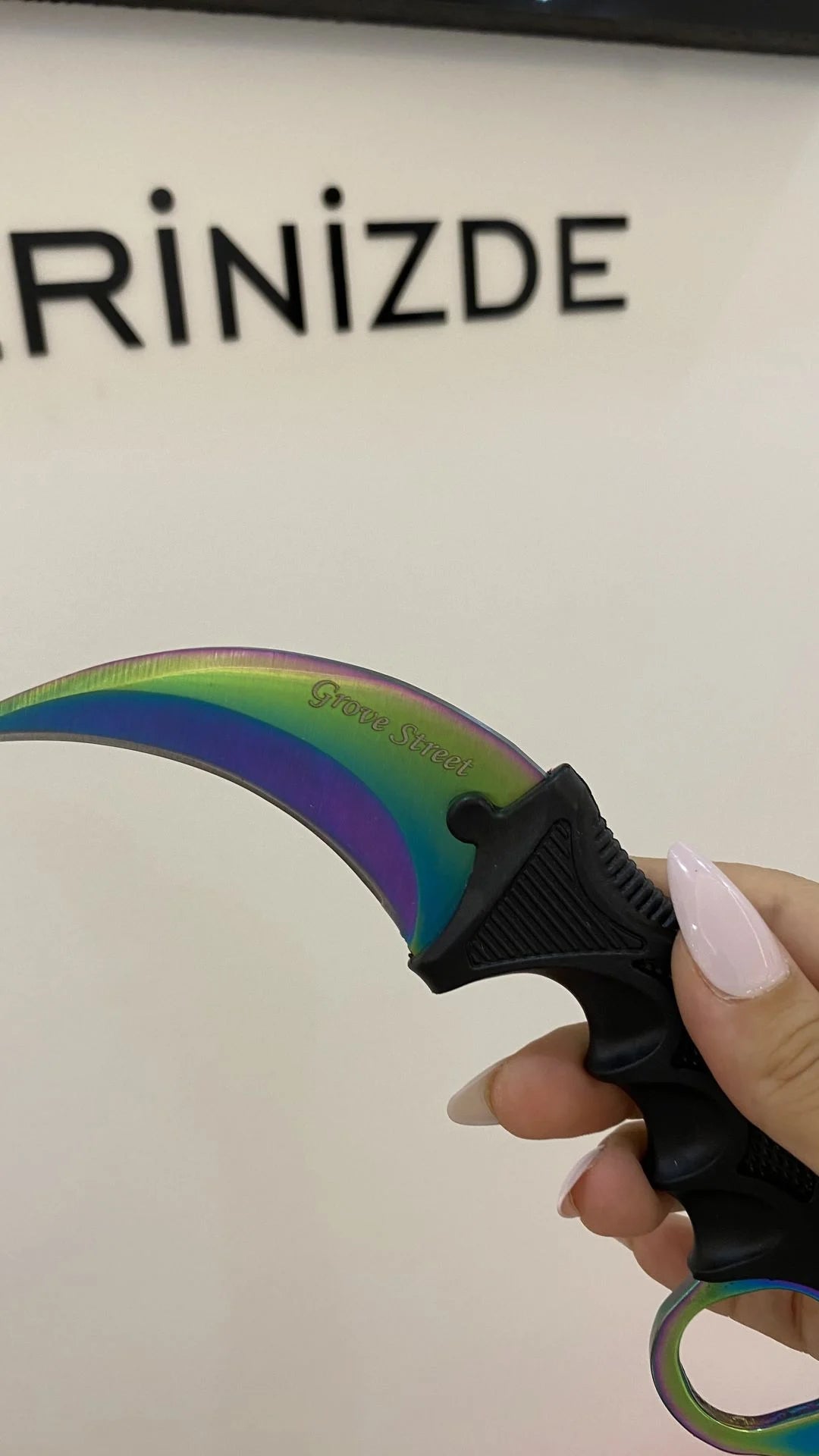 Orjinal Sert Kılıflı Gökkuşağı Karambit Çakı 8777