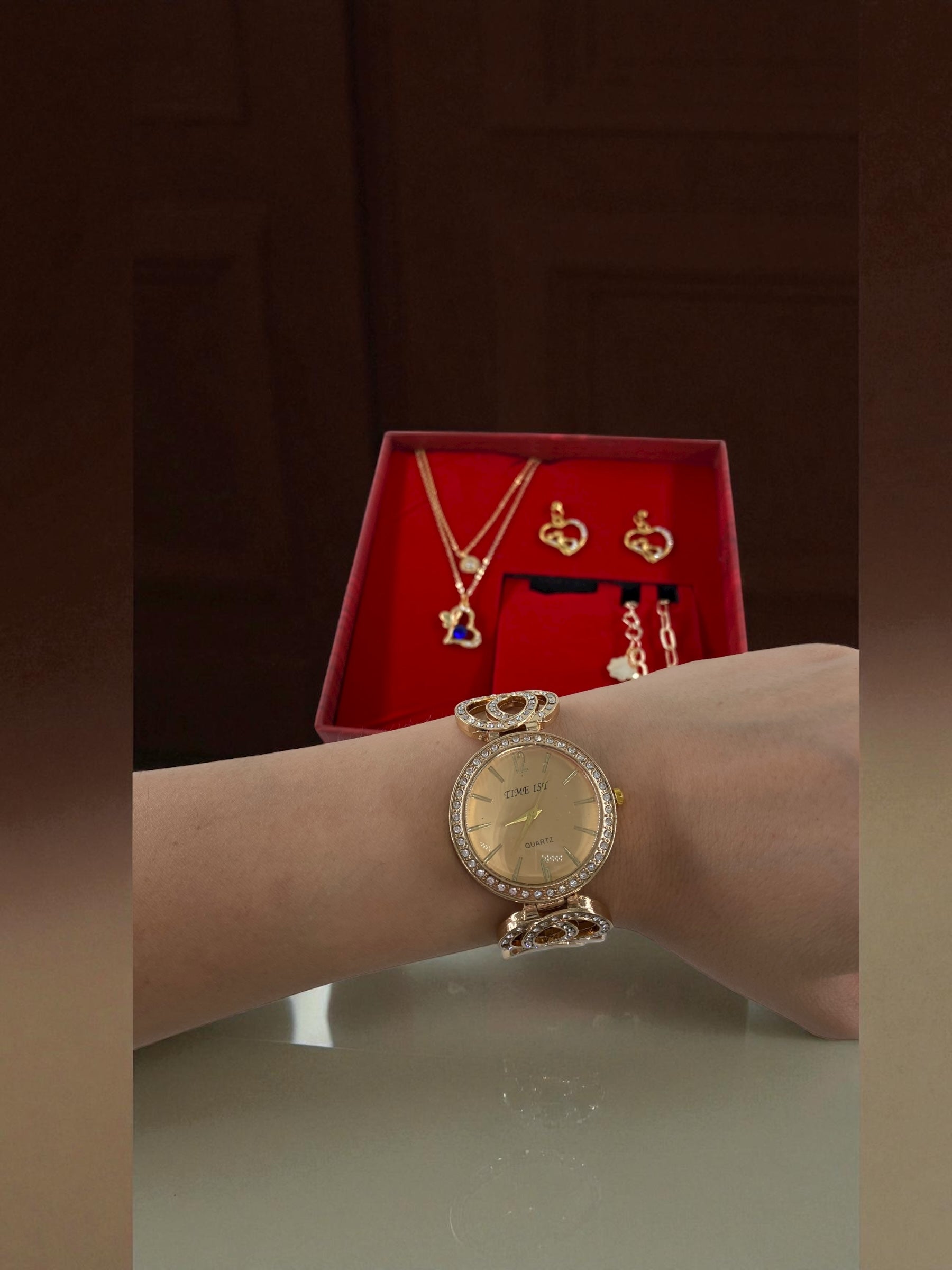 Saat Kolye Bileklik Küpe Takı Seti