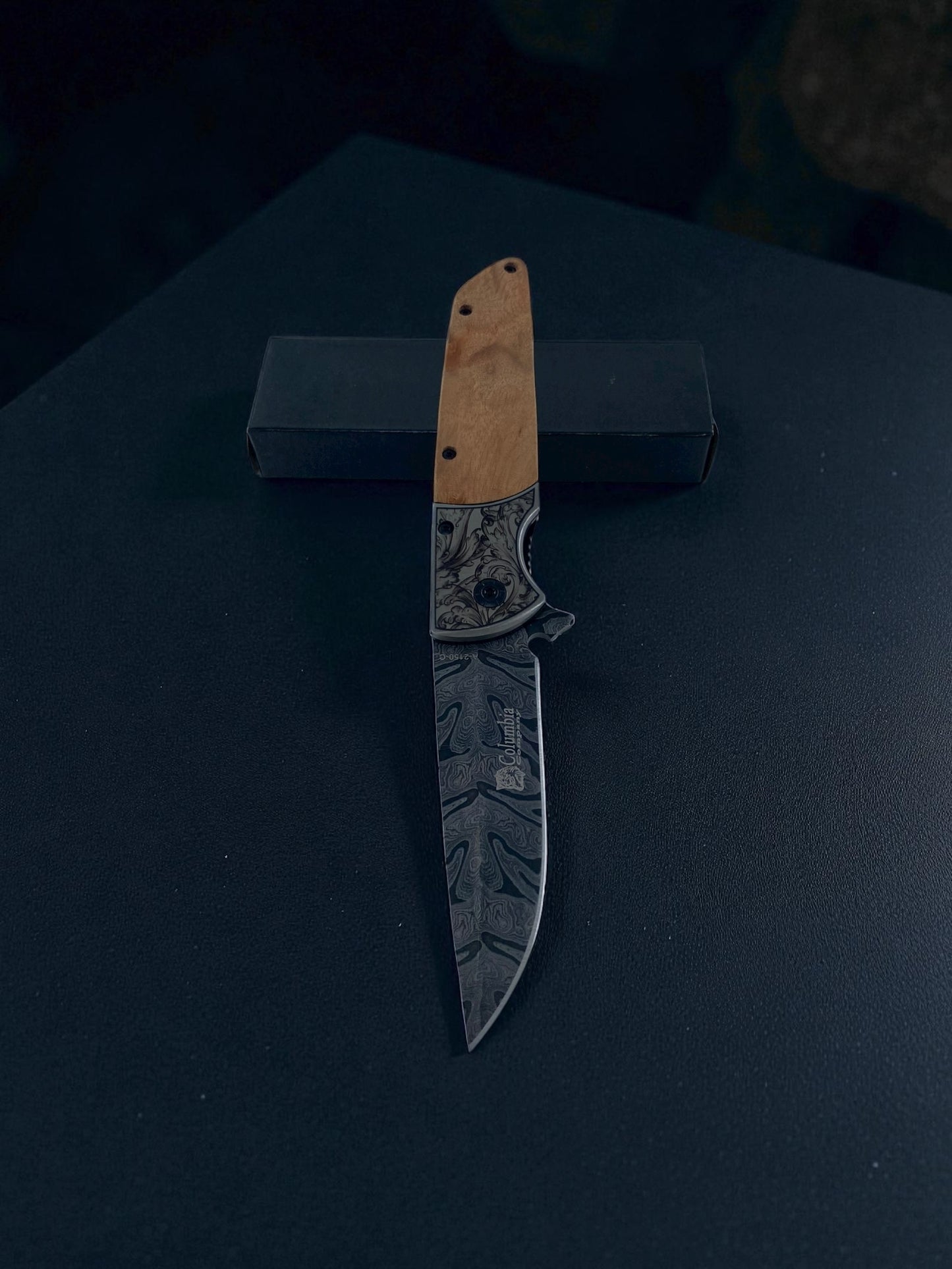 İşlemeli Damascus Ahşap Çakı