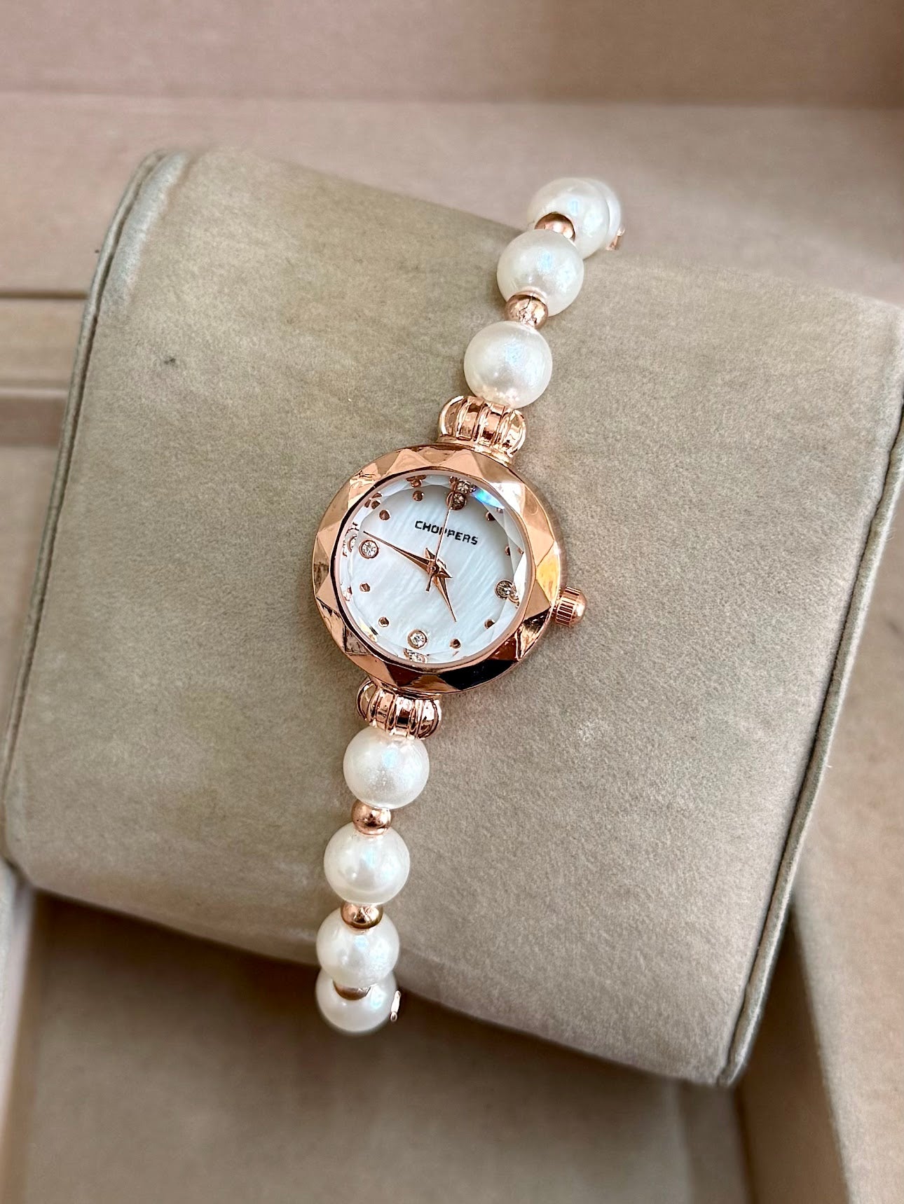 Kişiye Özel Kordonuna İsim Yazılır İncili Kadın Saat Bakır Beyaz