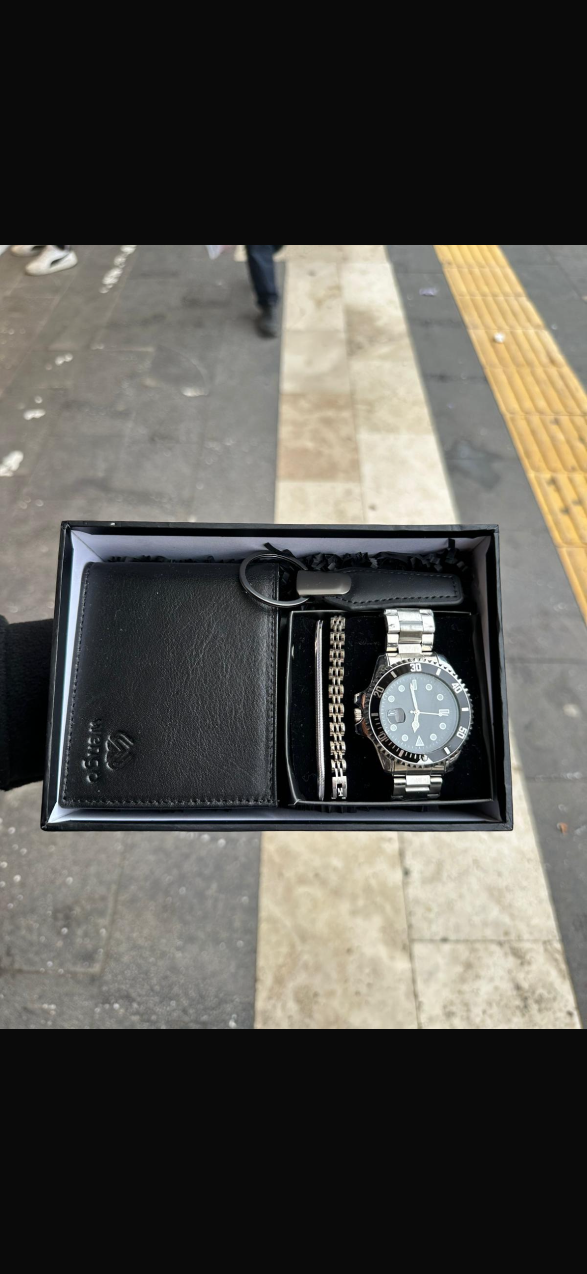 İsim Yazılabilir Erkek Saat Kombini Siyah