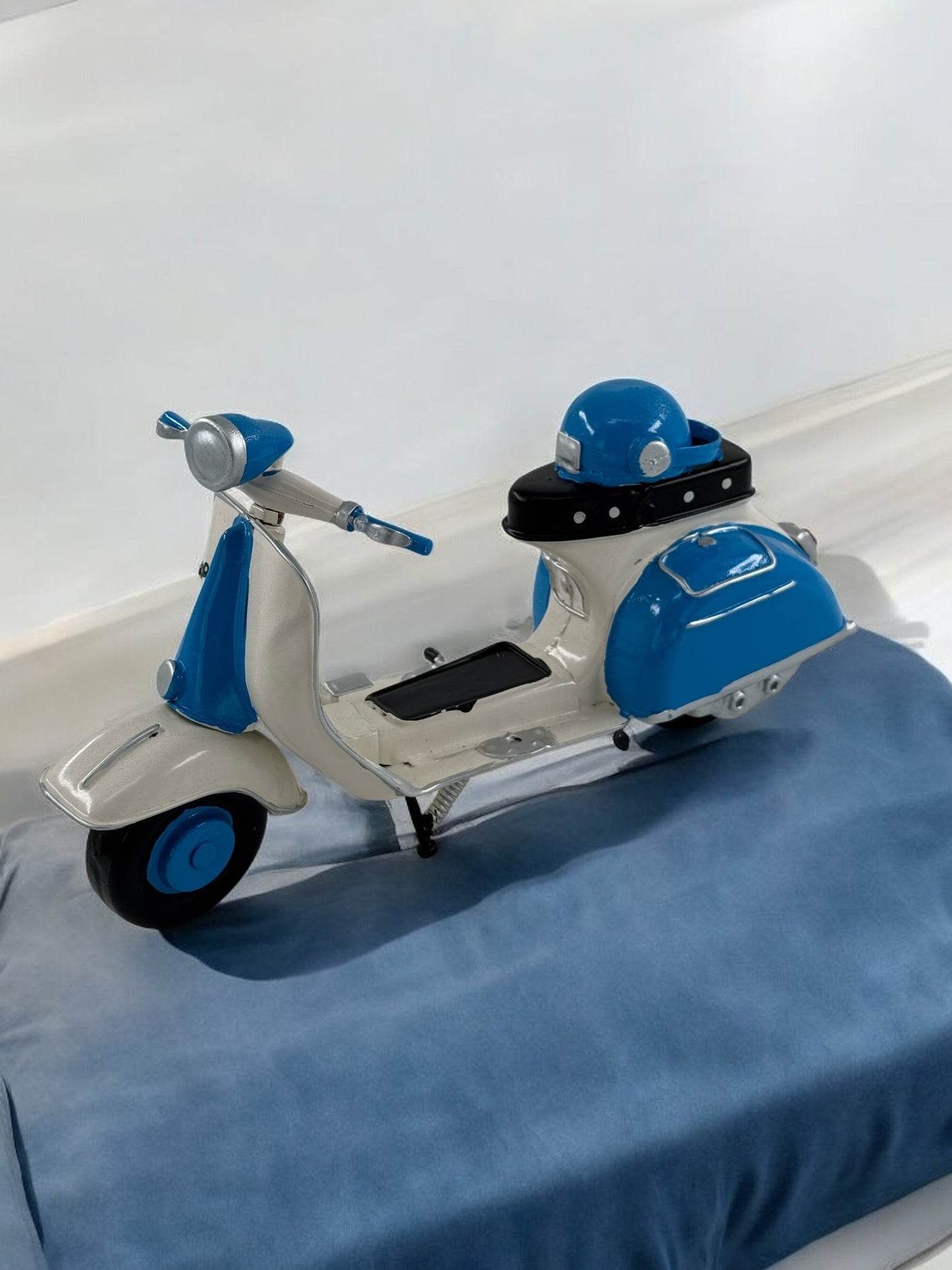 Metal Wespa Scooter 1048