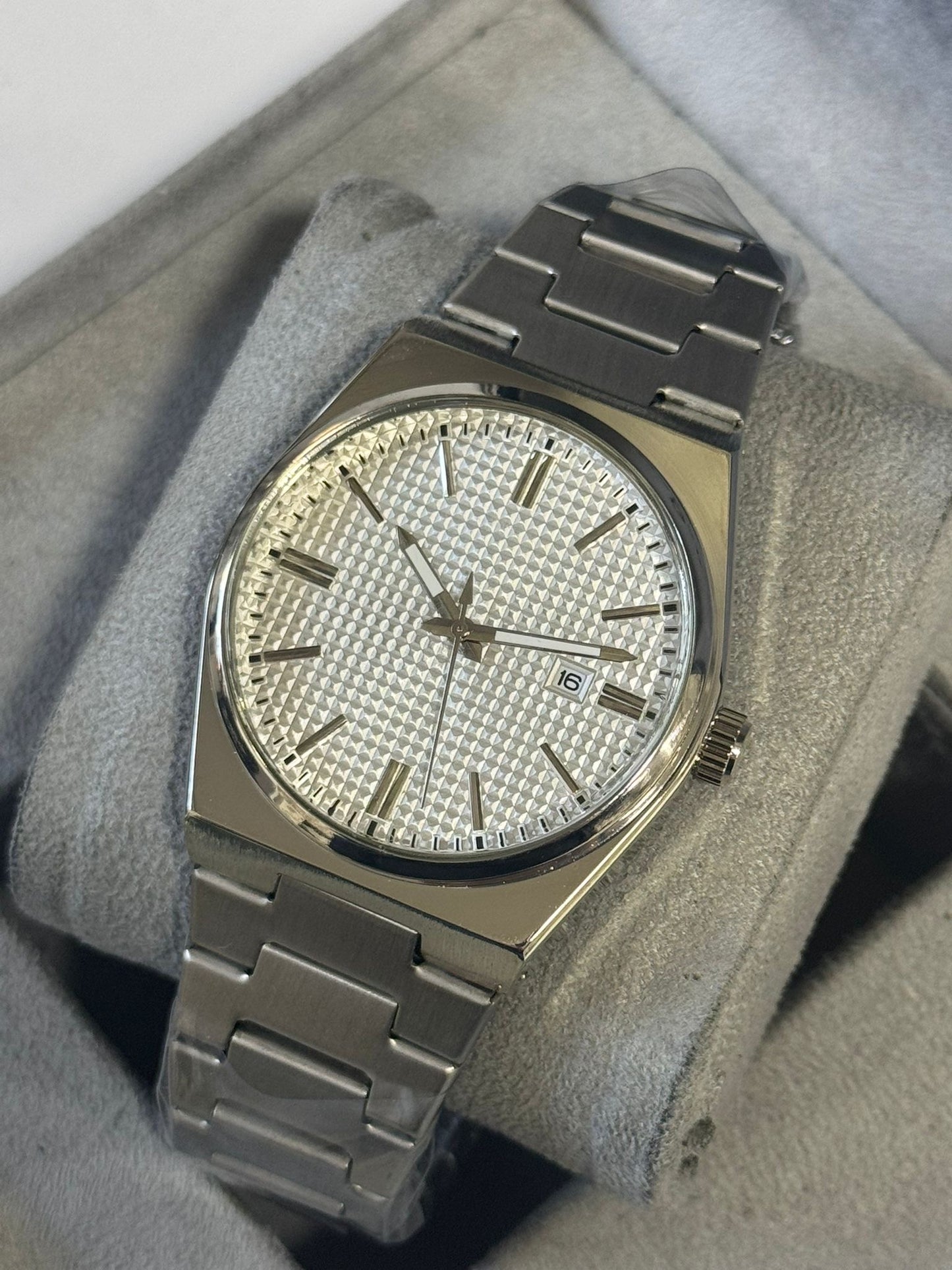 Kişiye Özel Kordonu İsim Yazılır Saat Beyaz Gümüş