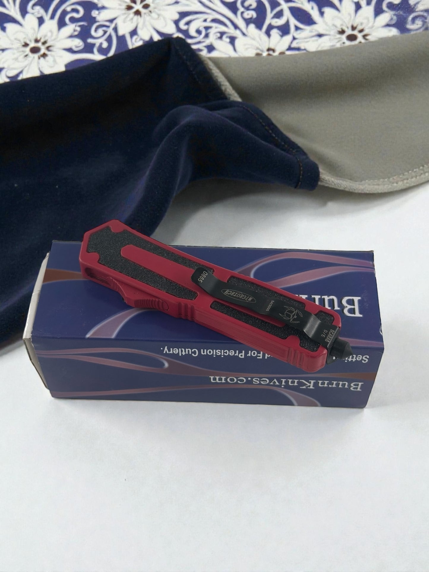 Kemere Takmalı Renkli İçten Çıkmalı Çakı Kırmızı