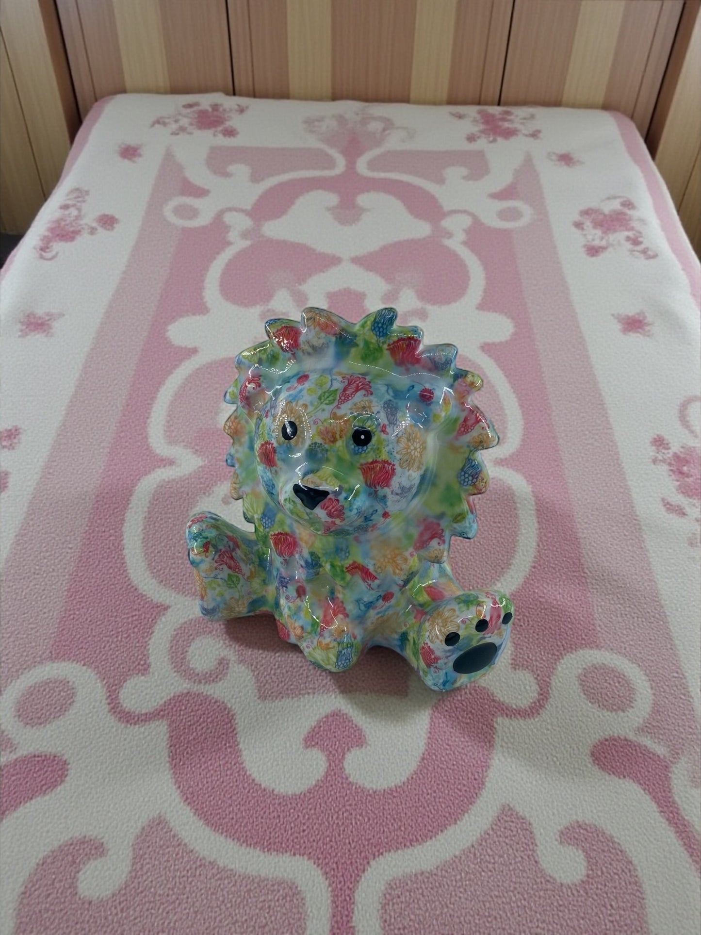 Seramik Renkli Sevimli Aslan Biblo