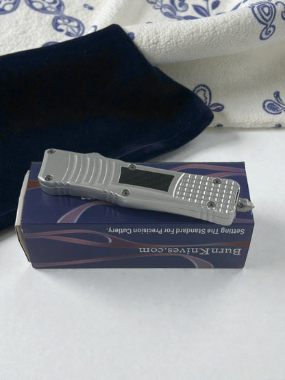 Kemere Takmalı Renkli İçten Çıkmalı Çakı Gümüş