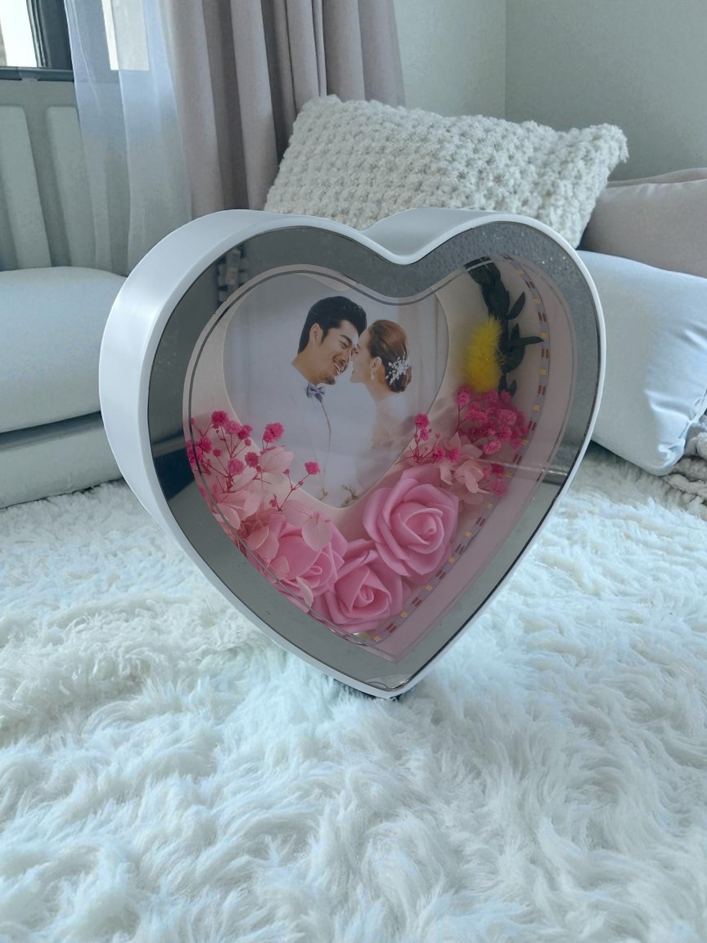 Işıklı Çiçekli Kalp Fotoğraf Çerçevesi