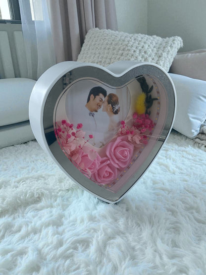 Işıklı Çiçekli Kalp Fotoğraf Çerçevesi