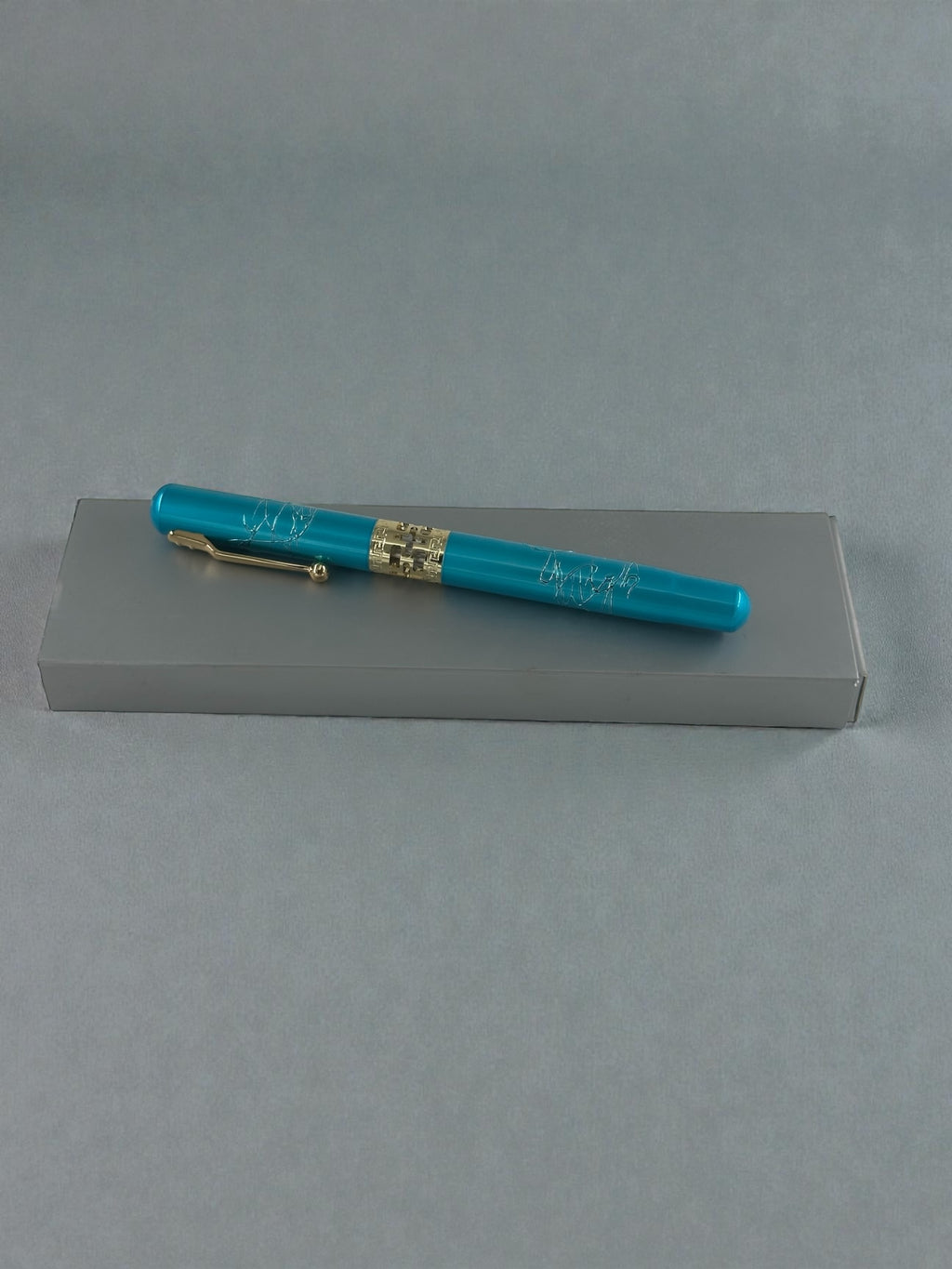 Gold Detaylı Mavi Kalem