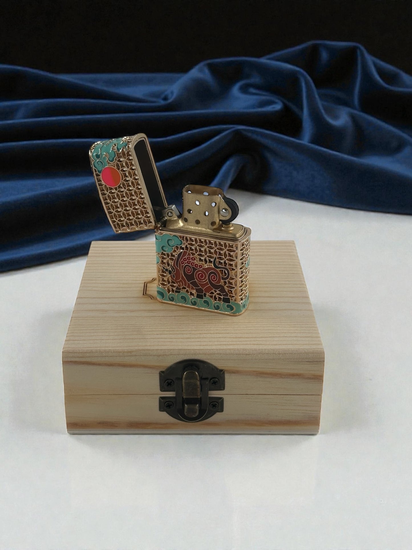 Chief İşlemeli Lüx Benzinli Çakmak