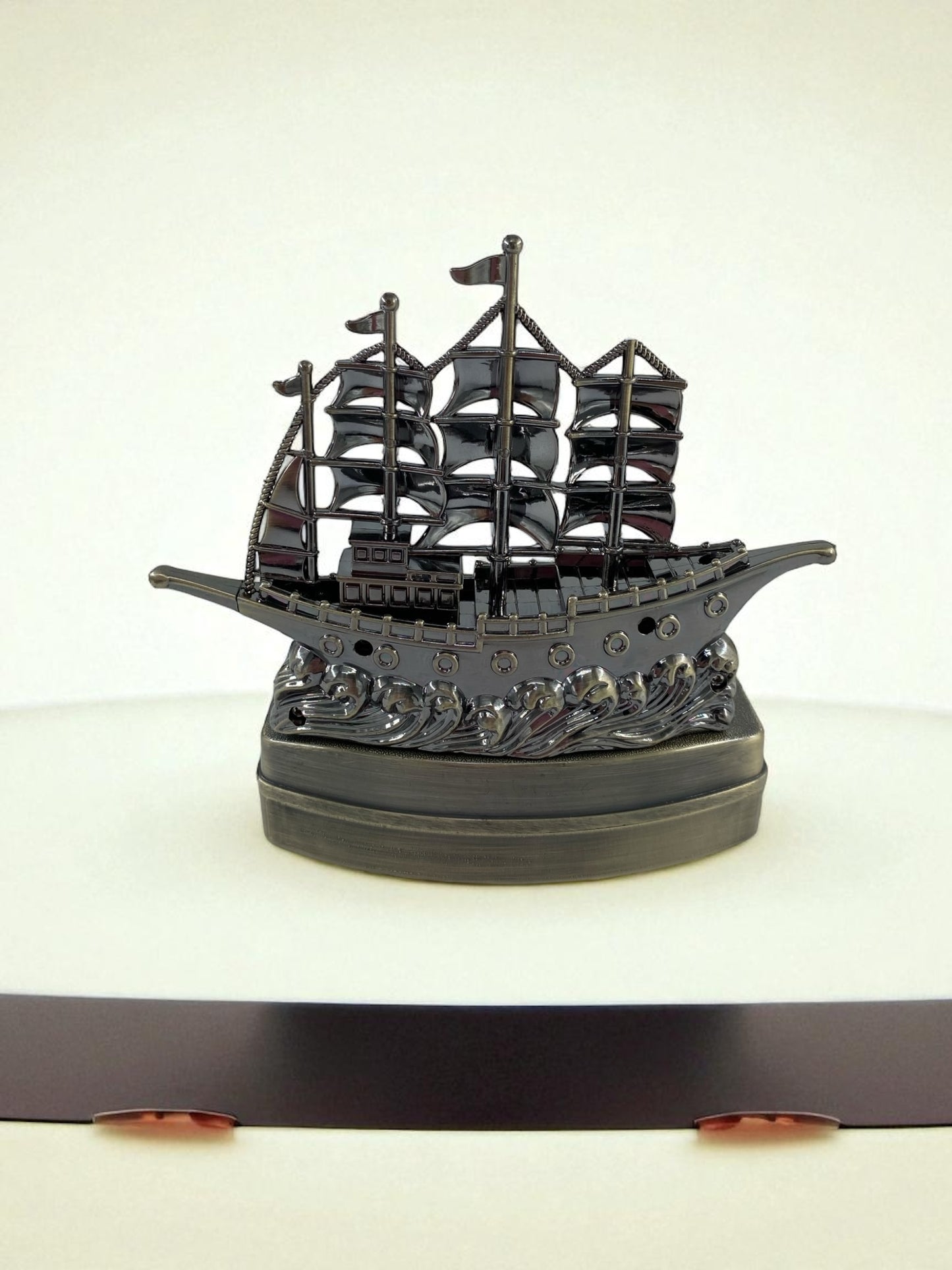 Gemi Şeklinde Çakmak Küllük