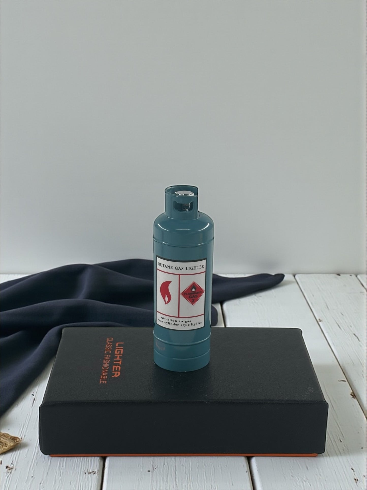 Tüp Şeklinde Renkli Alevli Pürmüzlü Çakmak