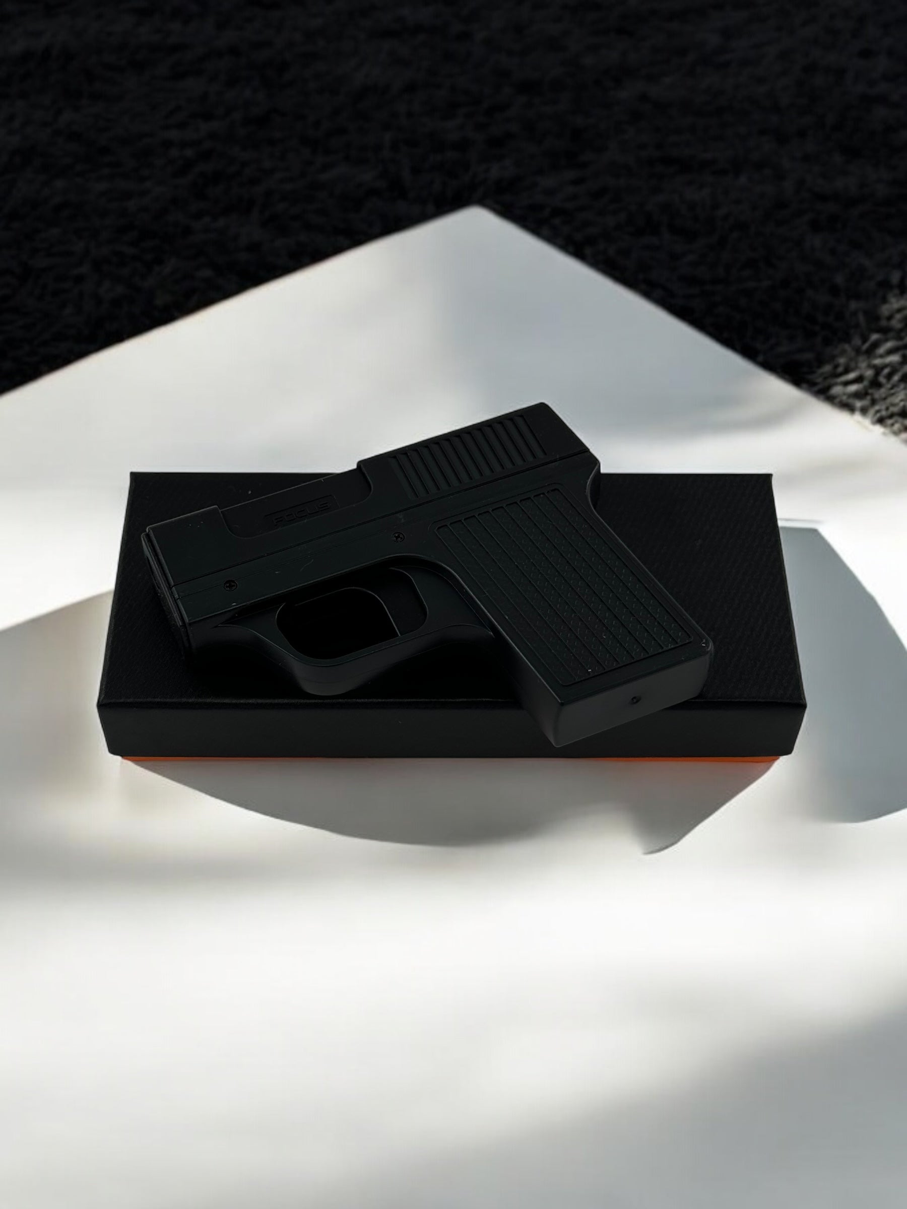 Tabanca Şeklinde Sigara Tabakası Çakmak 8711