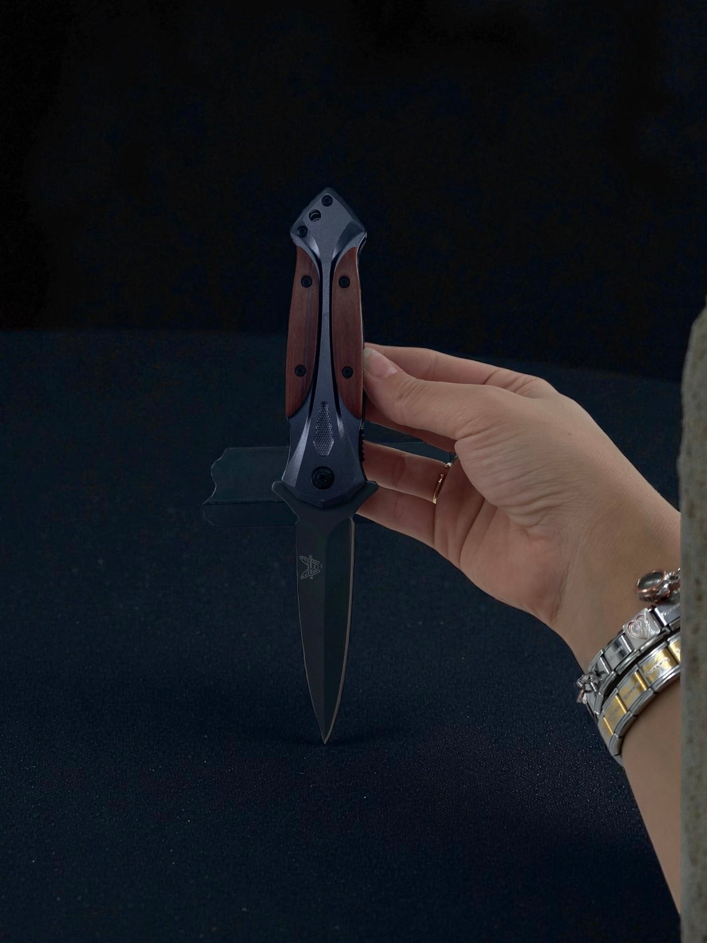 Ceviz Detaylı Metal Gövde Taktik Katlanır Hançer Model Çakı