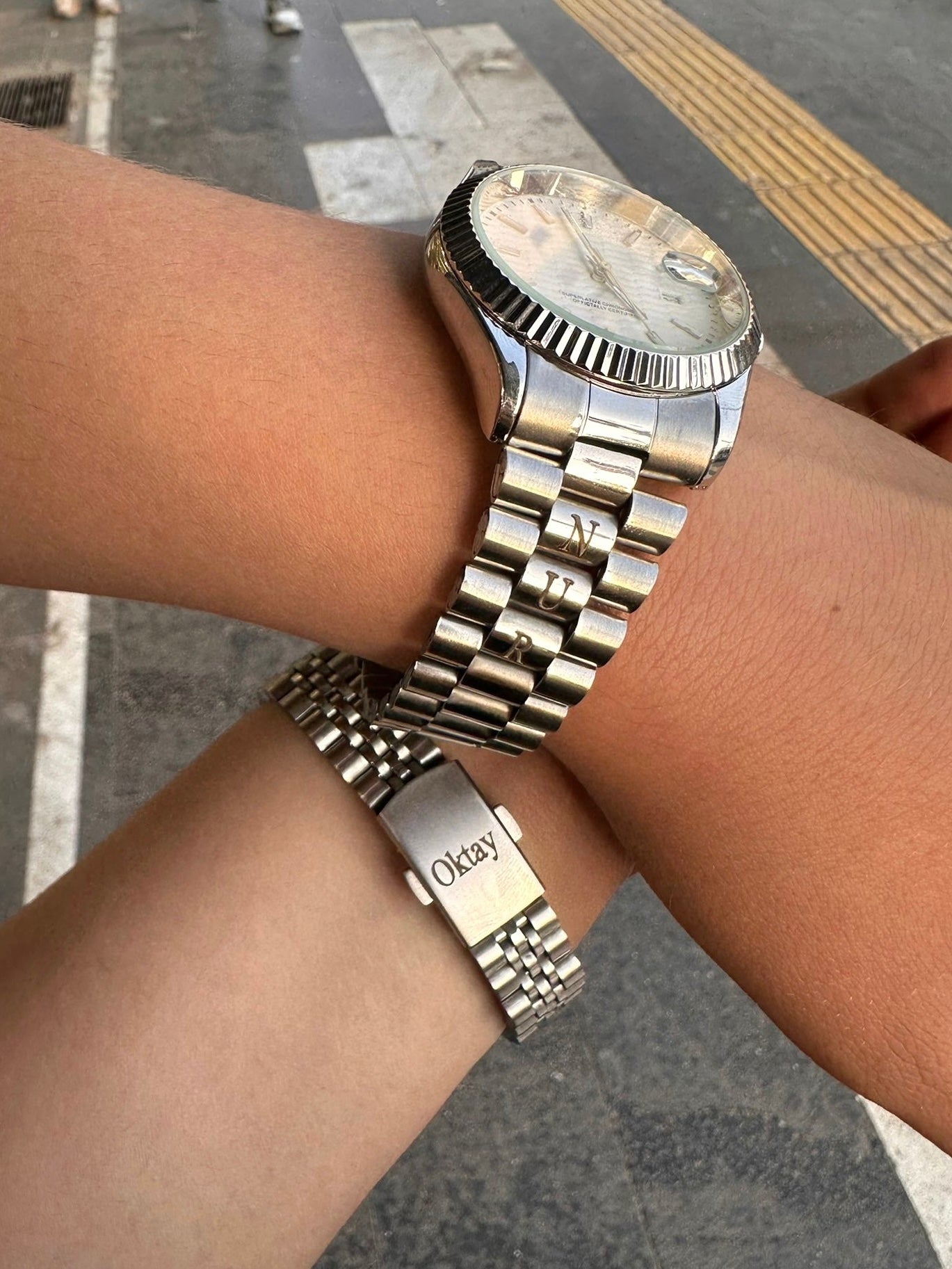 Kişiye Özel İç Tarafına İsim Yazılır Çelik Çift Saati Siyah Altın