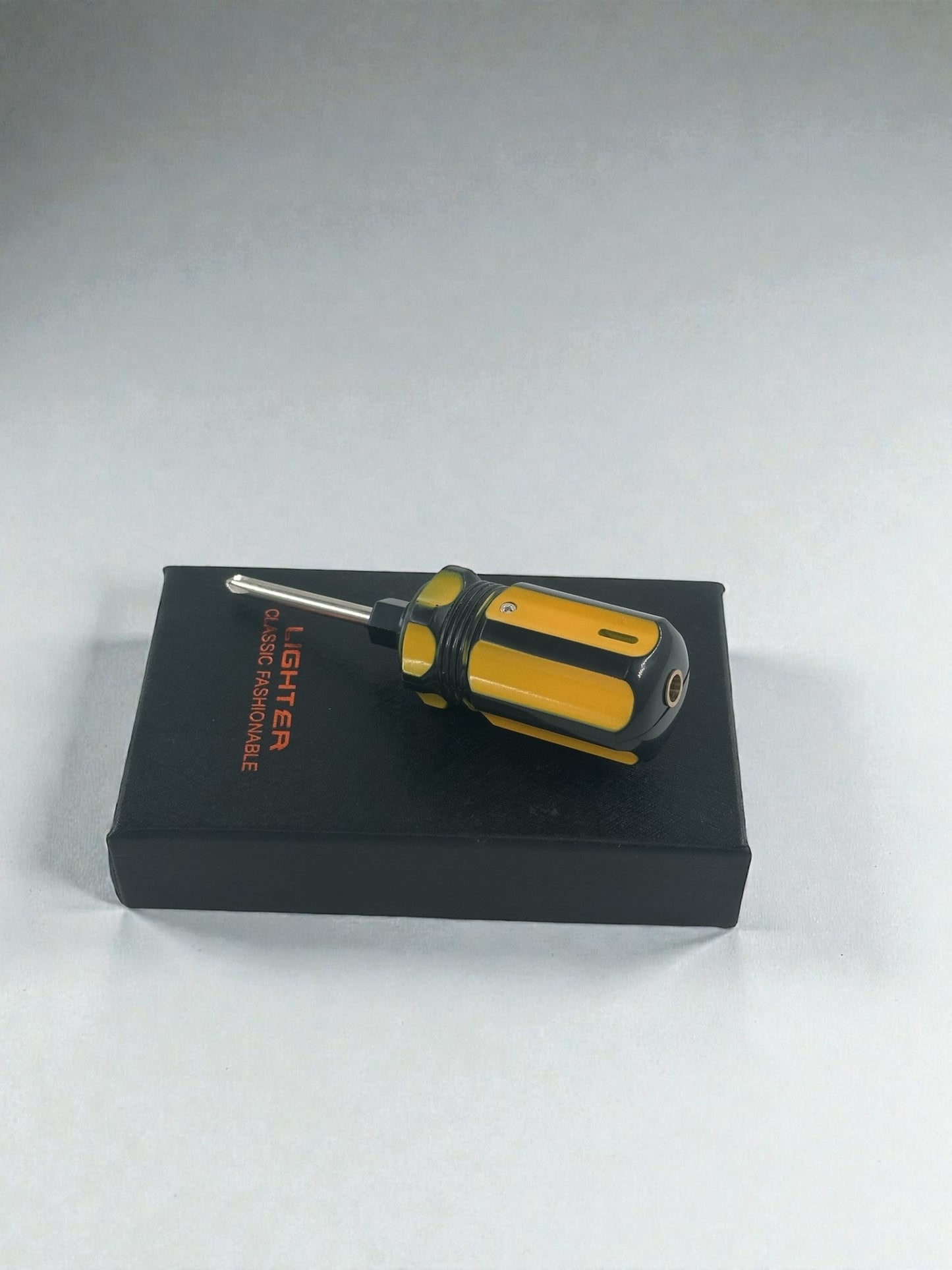 Tornavida Şeklinde Çakmak