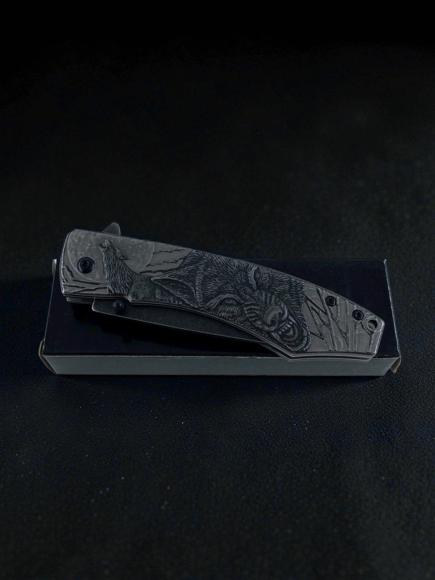 Sibirya Metal Kurt Desenli Katlanır Çakı