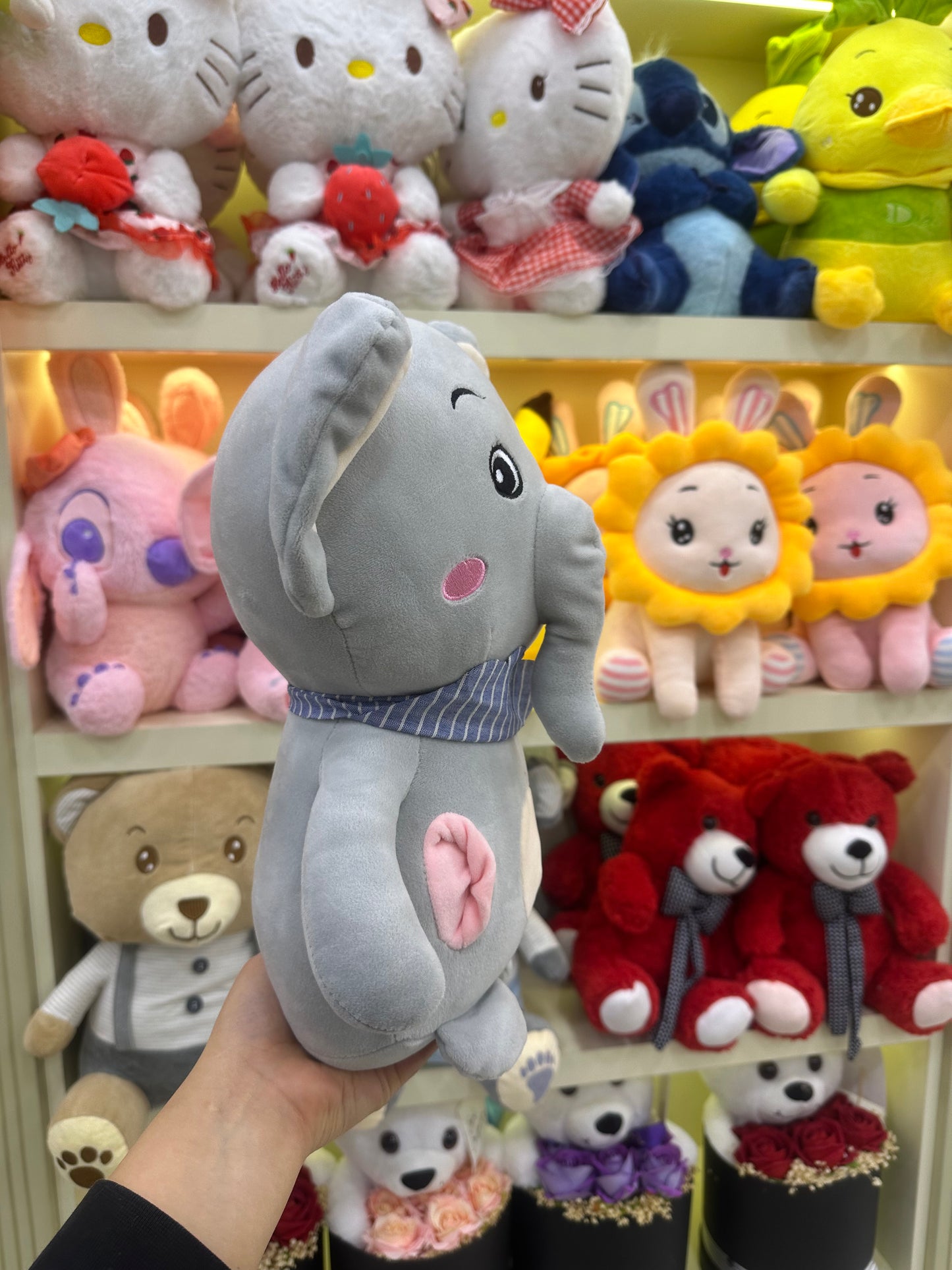 Göbekli Cepleri Olan Fil Peluş