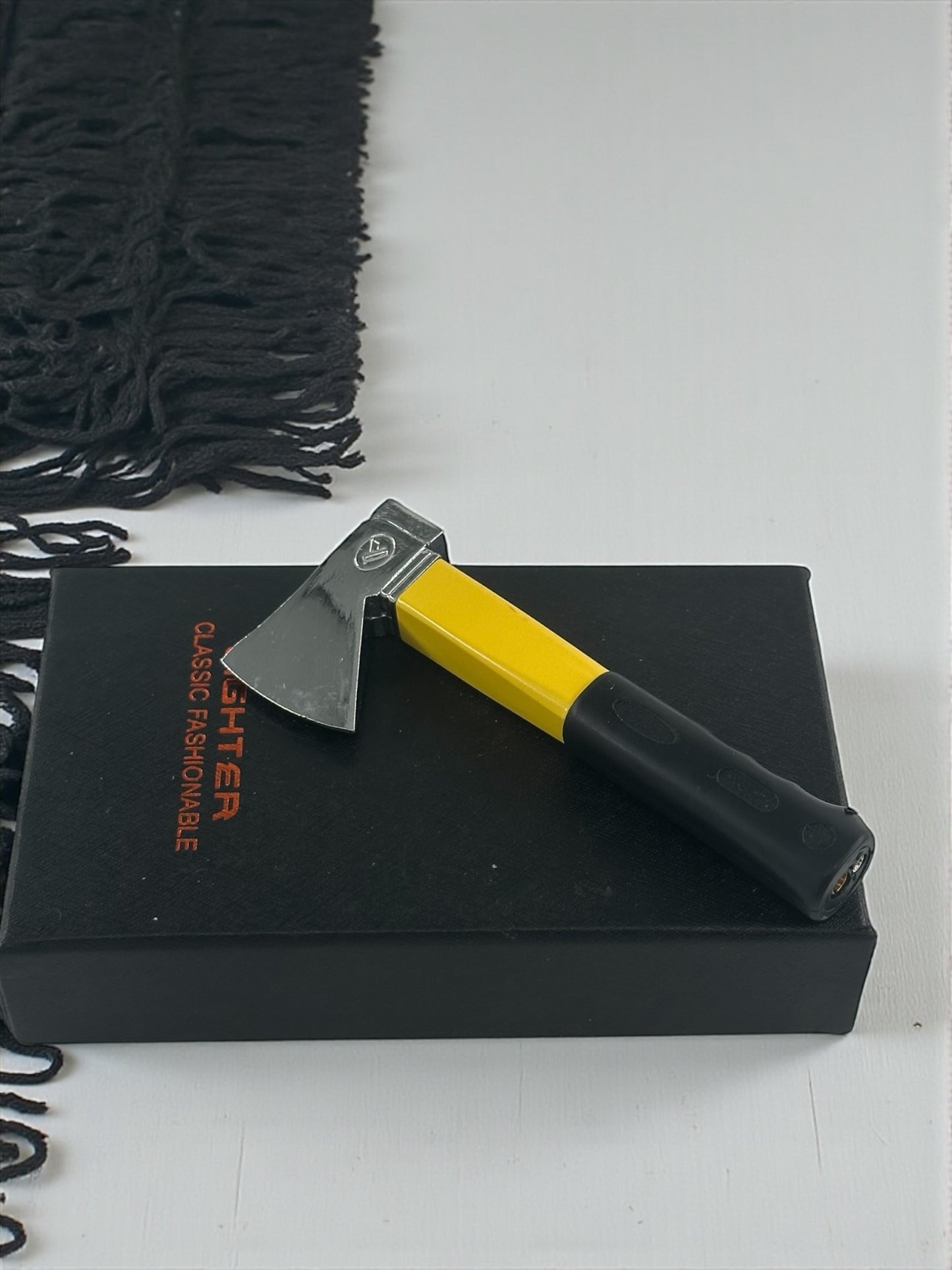 Balta Şeklinde Çakmak