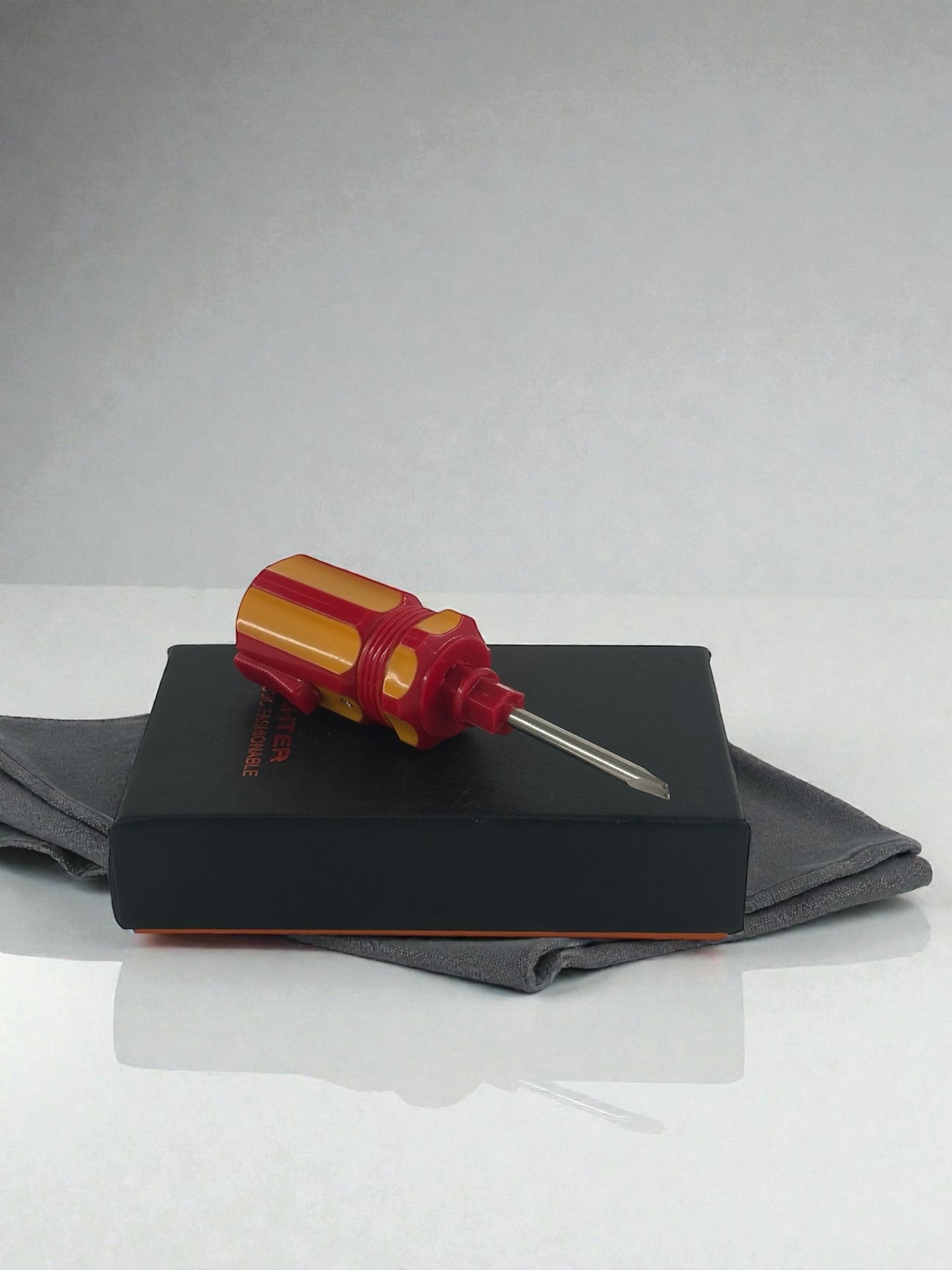 Tornavida Şeklinde Çakmak