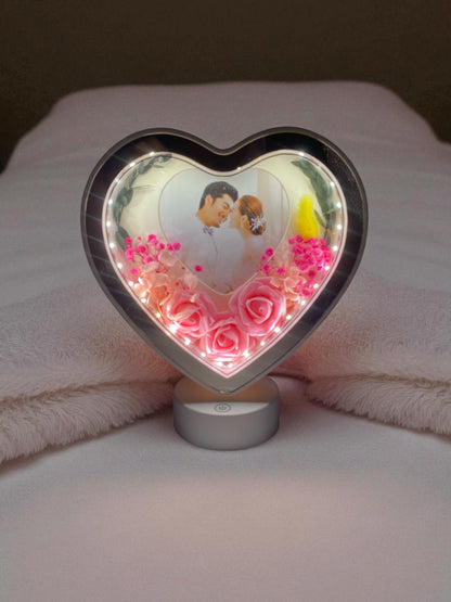 Işıklı Çiçekli Kalp Fotoğraf Çerçevesi