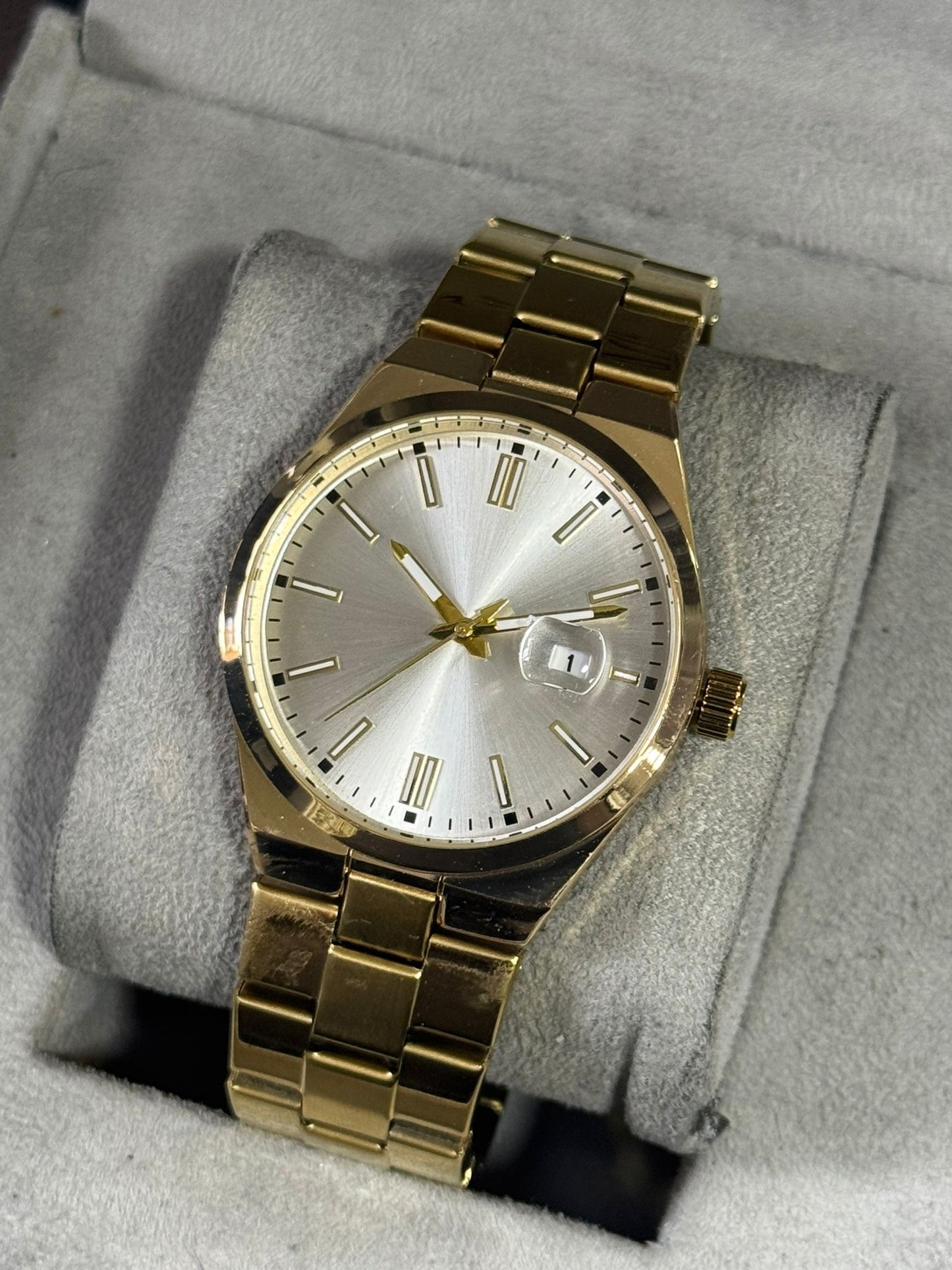 Kişiye Özel Kordonu İsim Yazılır Saat Beyaz Altın