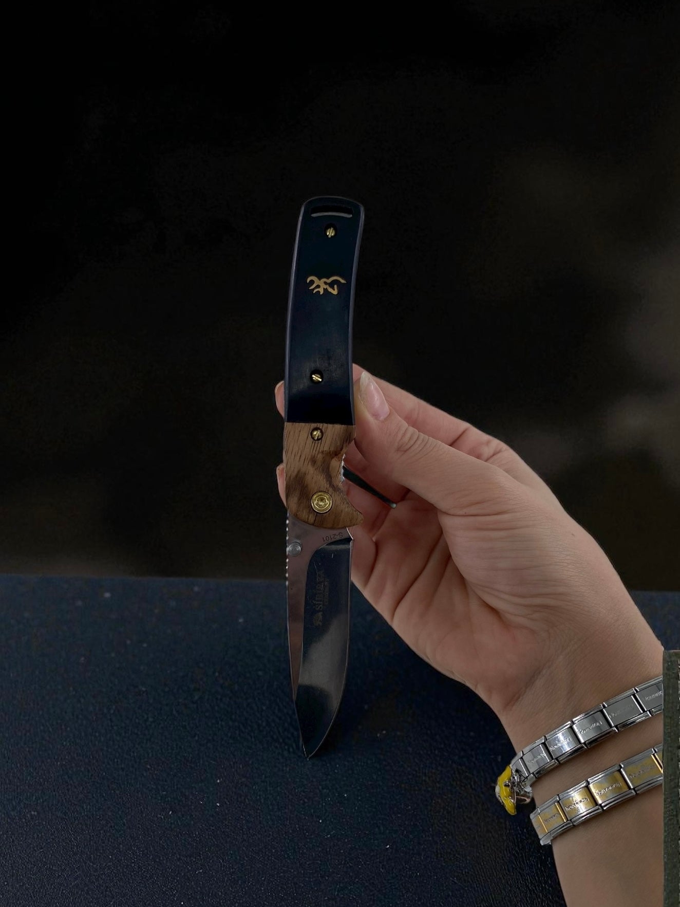 Ahşap Desenli Siyah Sibirya Çakı