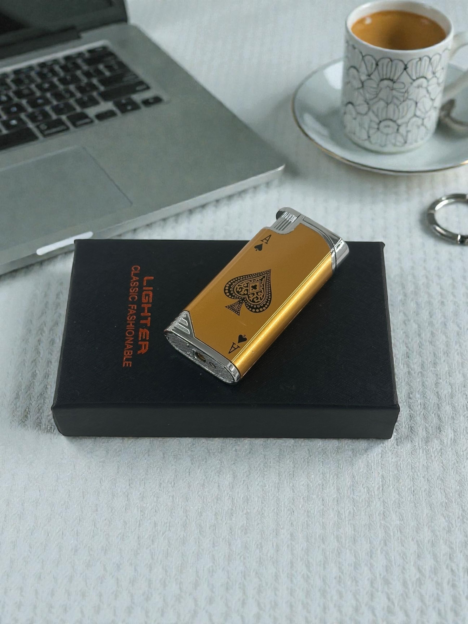 İskambil Desenli Çakmak ve Elektrik Çarpan Şaka Çakmağı 1327