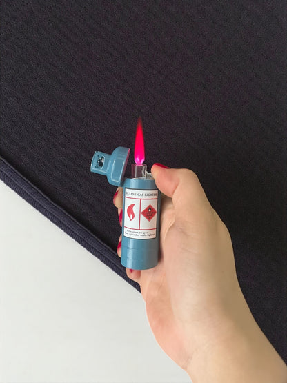 Tüp Şeklinde Renkli Alevli Çakmak