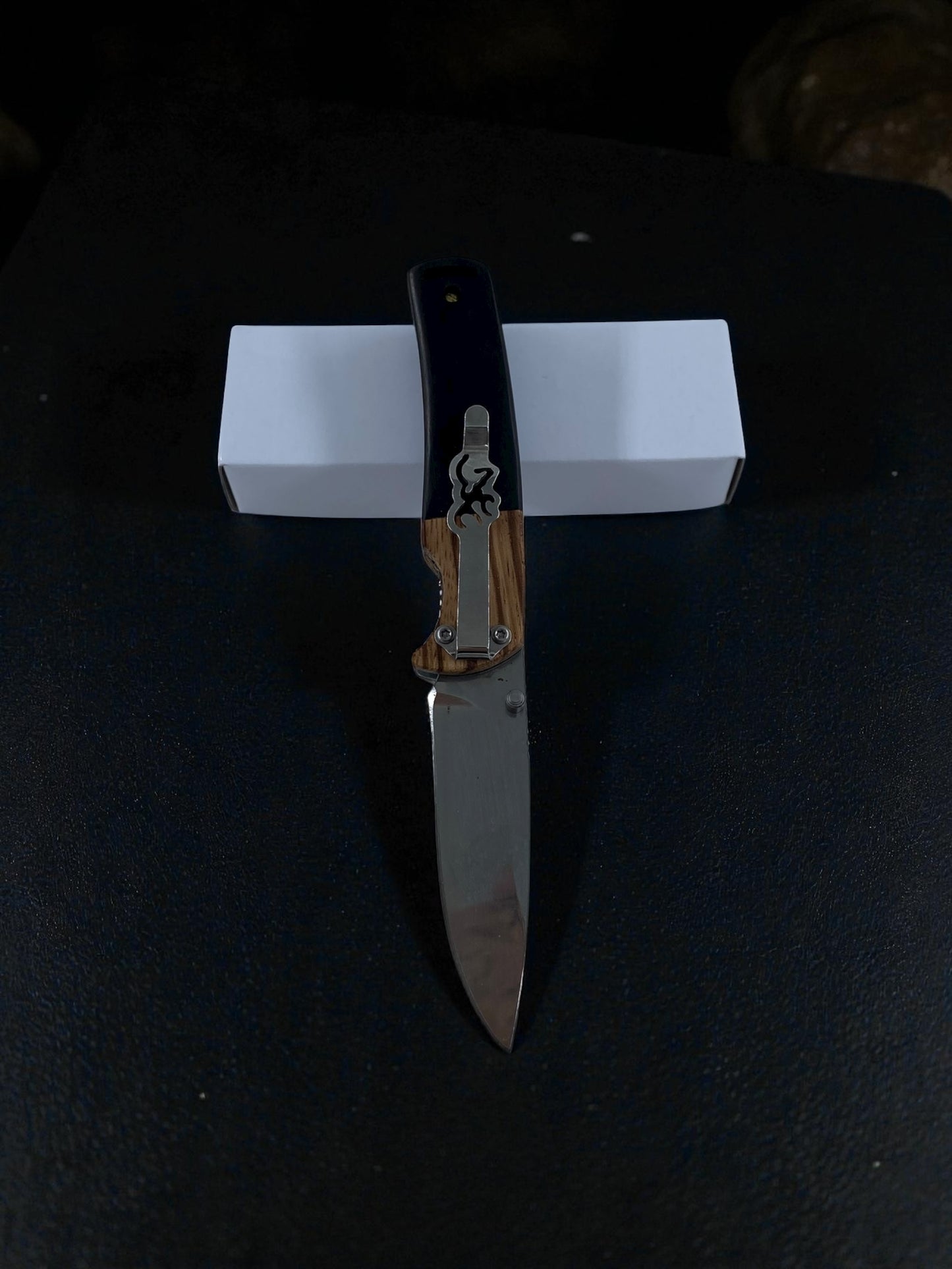 Ahşap Desenli Siyah Sibirya Çakı