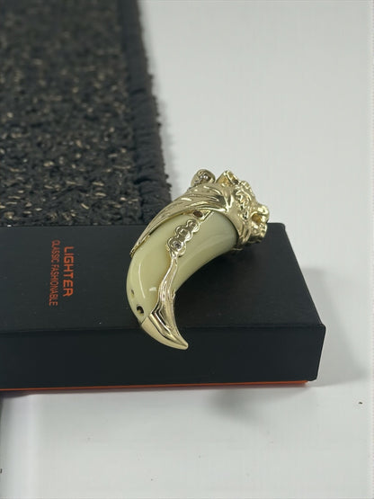 Kaplan Pençesi Şeklinde Işıklı Renkli Alevli Çakmak