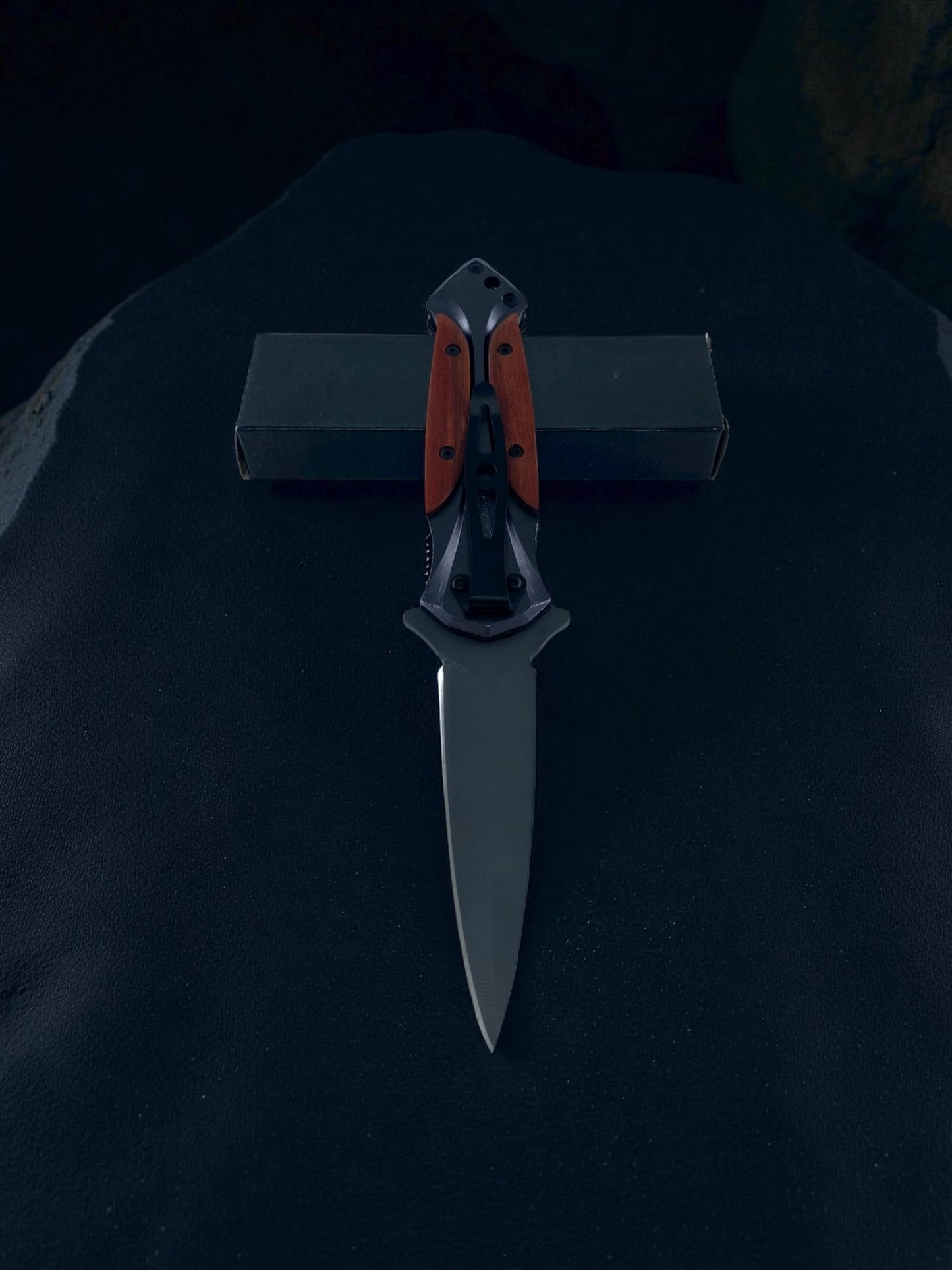 Ceviz Detaylı Metal Gövde Taktik Katlanır Hançer Model Çakı